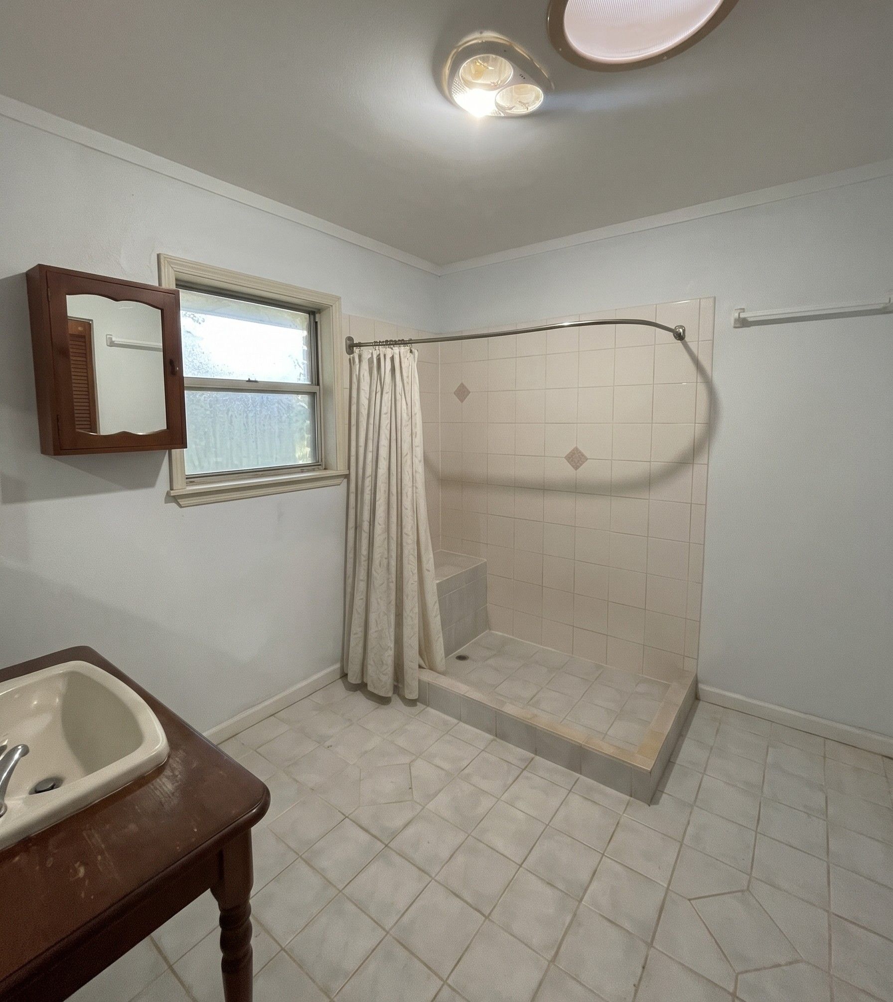 13 Lily Street — photo 7 of 8