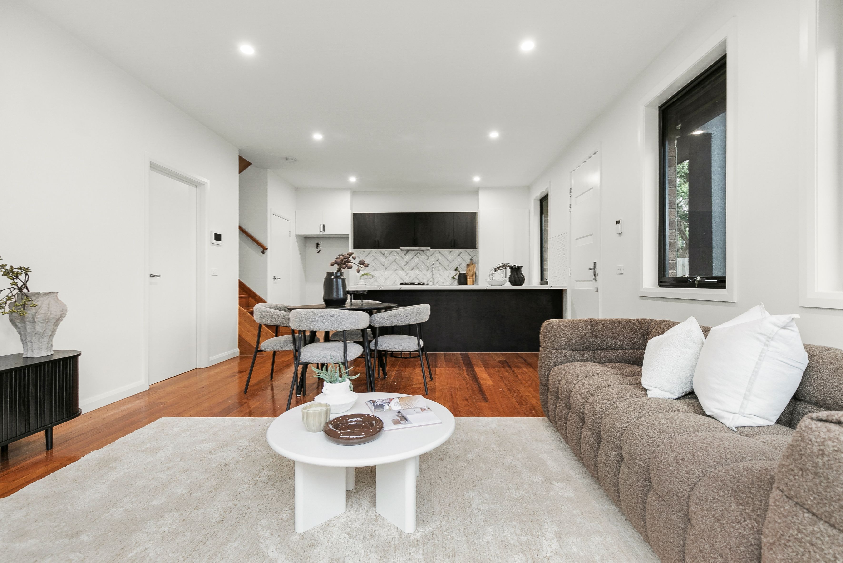 1/100 Widford Street — photo 3 of 16