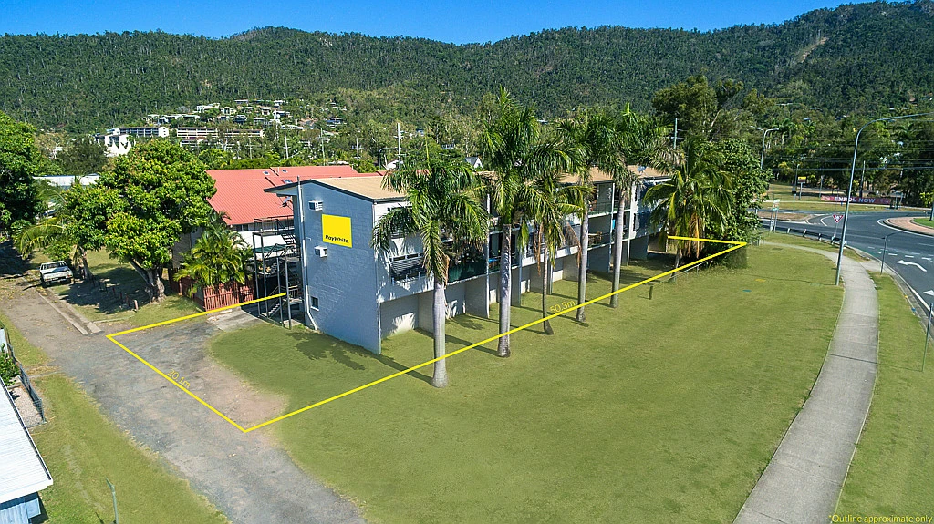2/167 Shute Harbour Road, Cannonvale, QLD 4802