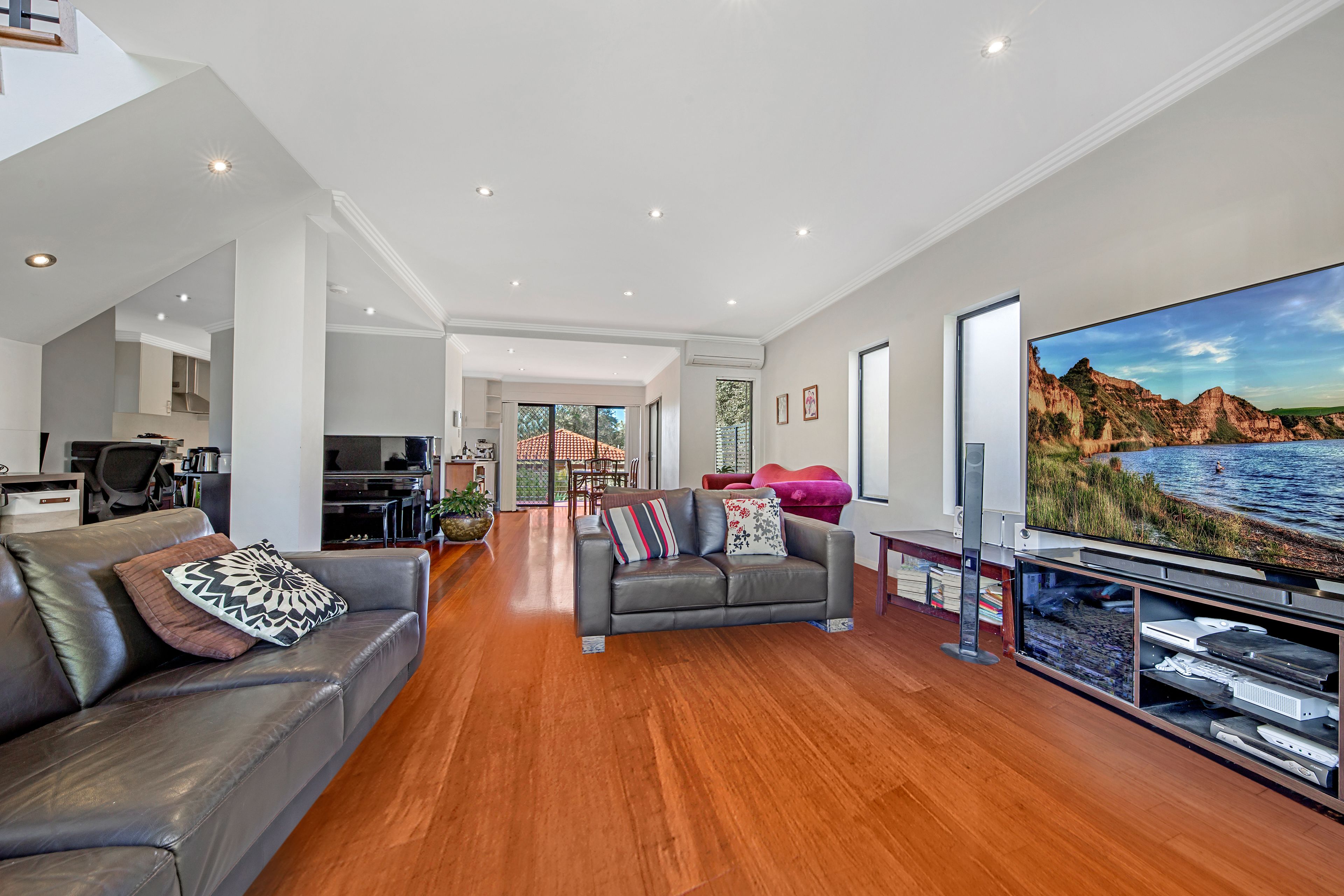 8 Wellington Road, Hurstville, NSW 2220