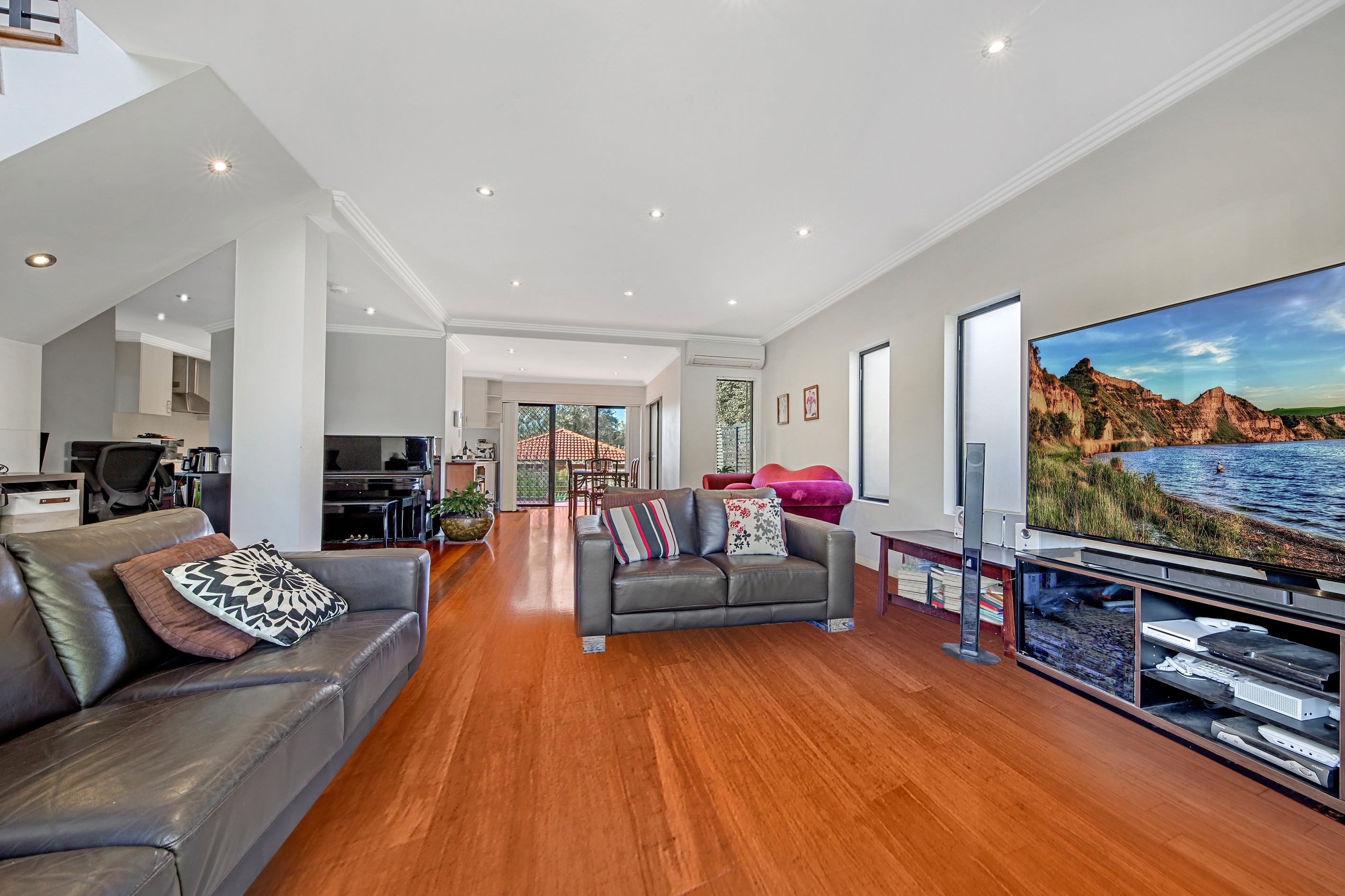 8 Wellington Road, Hurstville, NSW 2220
