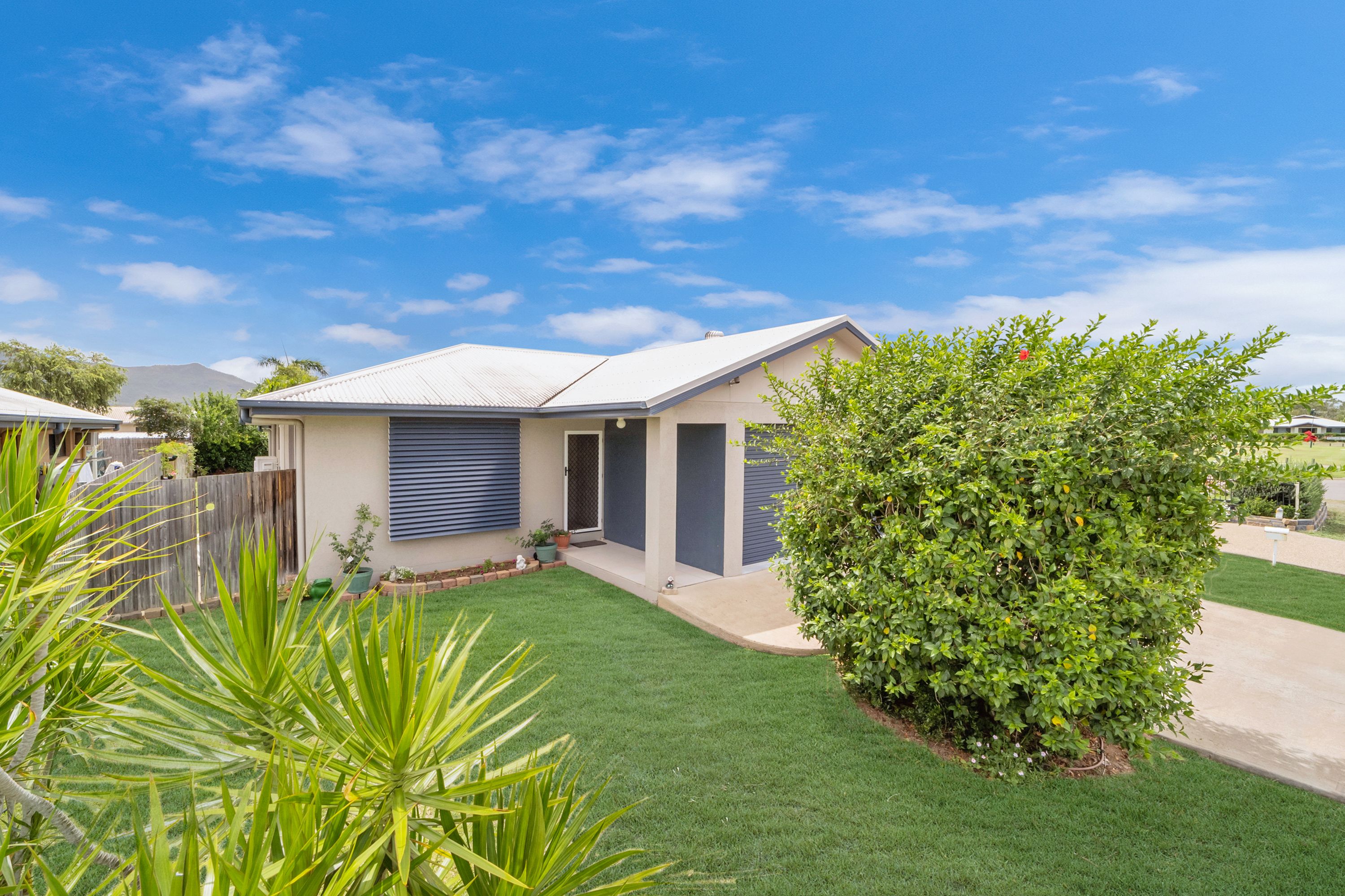 17 Blue Wren Drive, Kelso QLD 4815