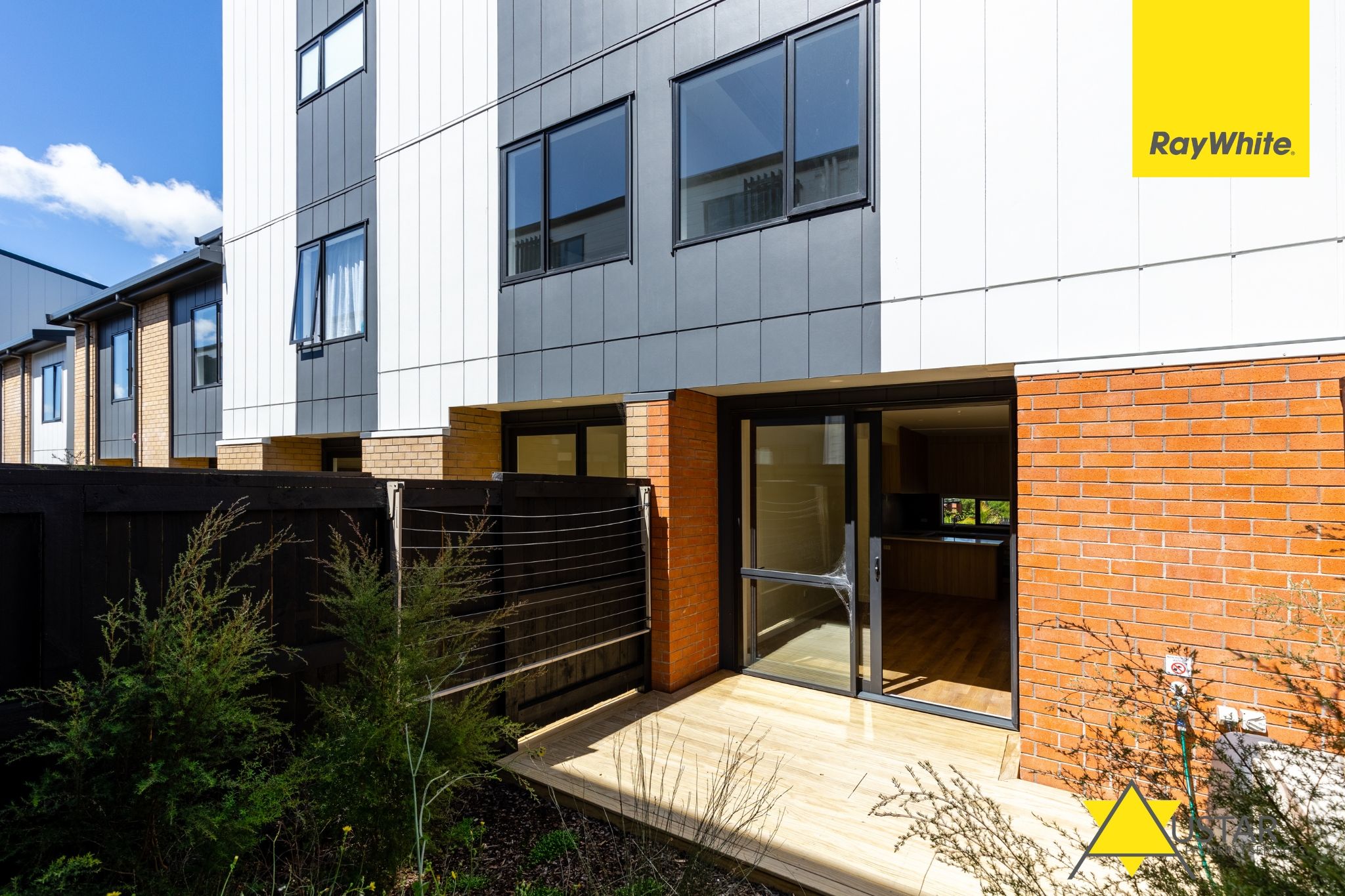 27 Parkwood Avenue, Westgate, Waitakere City