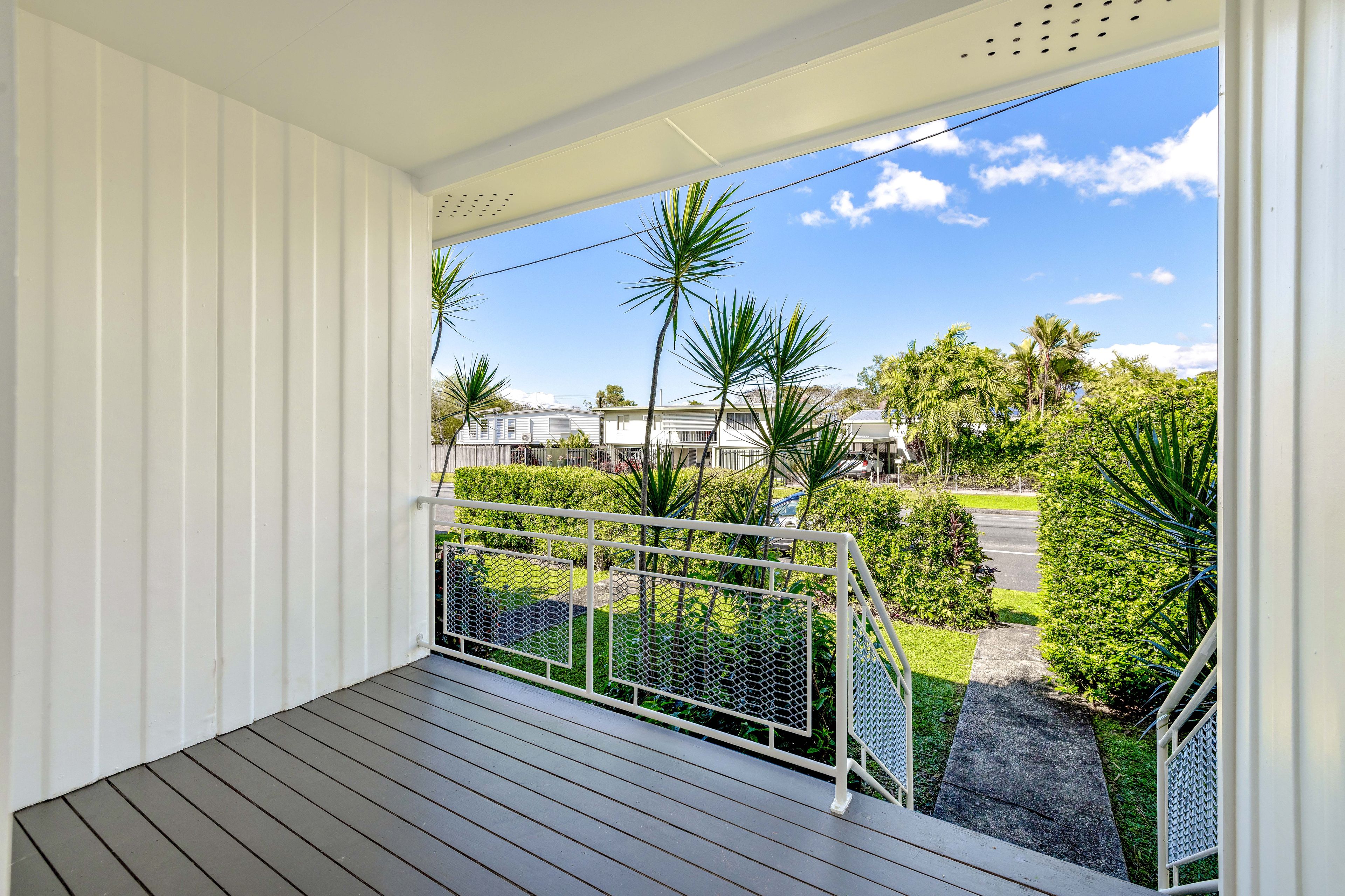196 Greenslopes Street — photo 10 of 23
