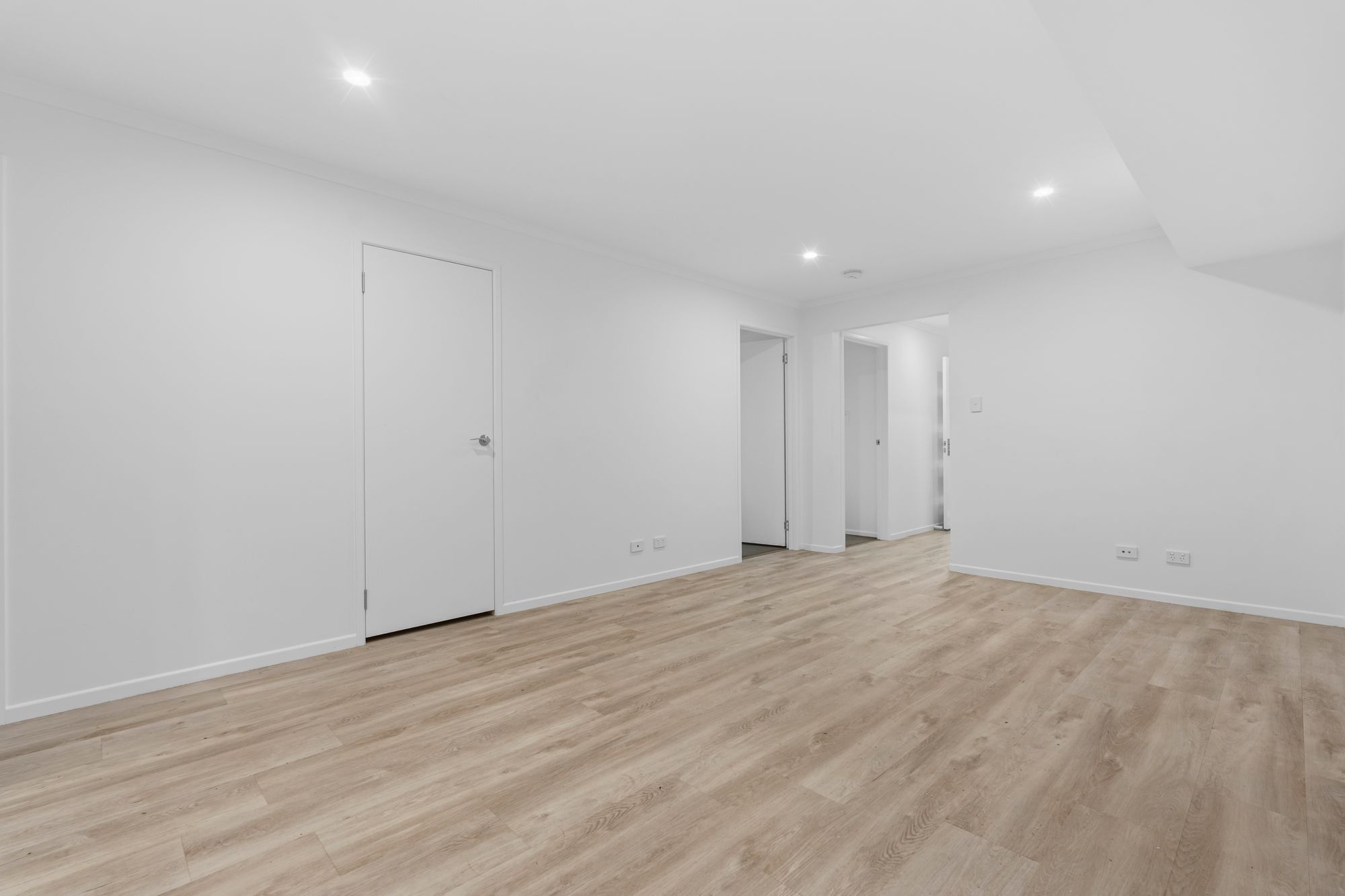 24 Girralong Street — photo 4 of 25