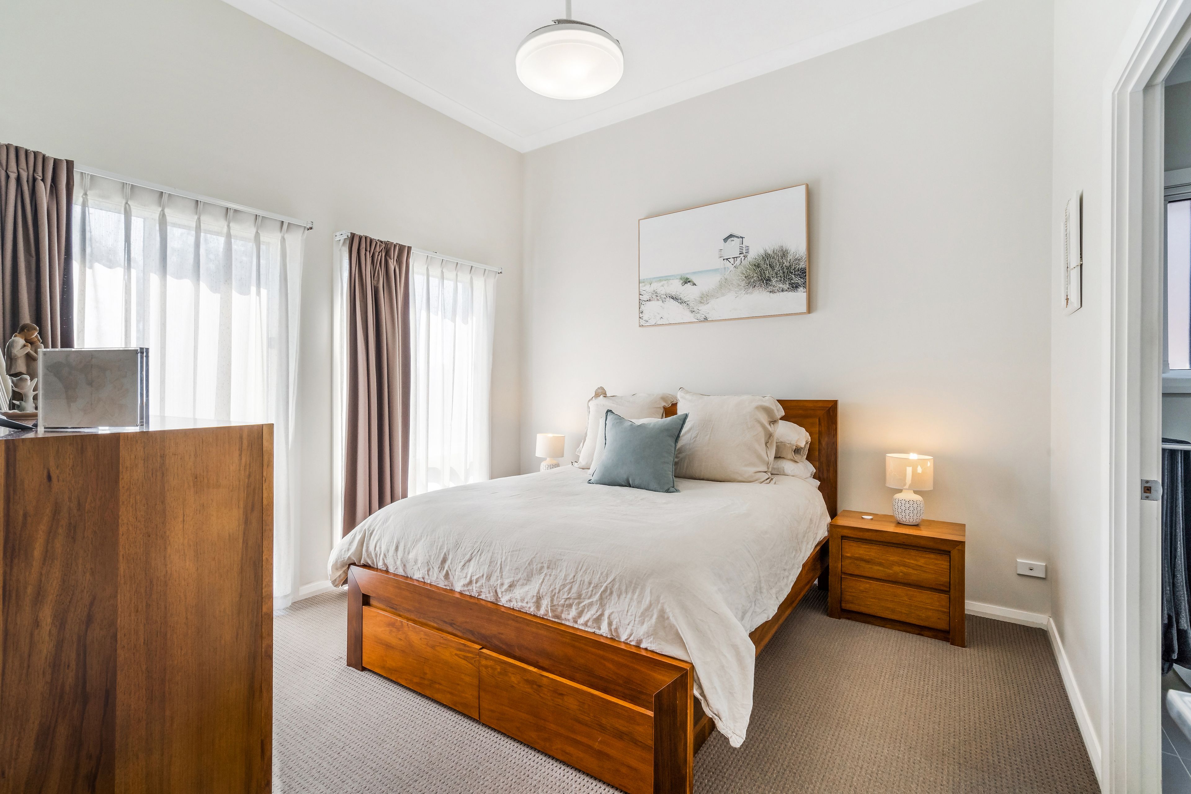 15 Hugh Terrace, Middleton Grange, NSW 2171