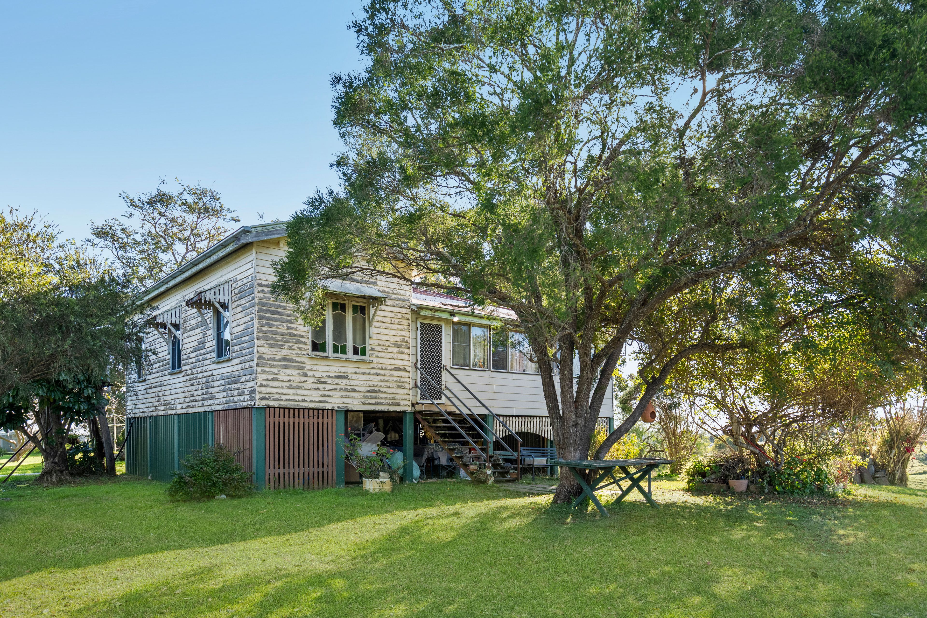 10 Saverin Lane, Tallegalla, QLD 4340