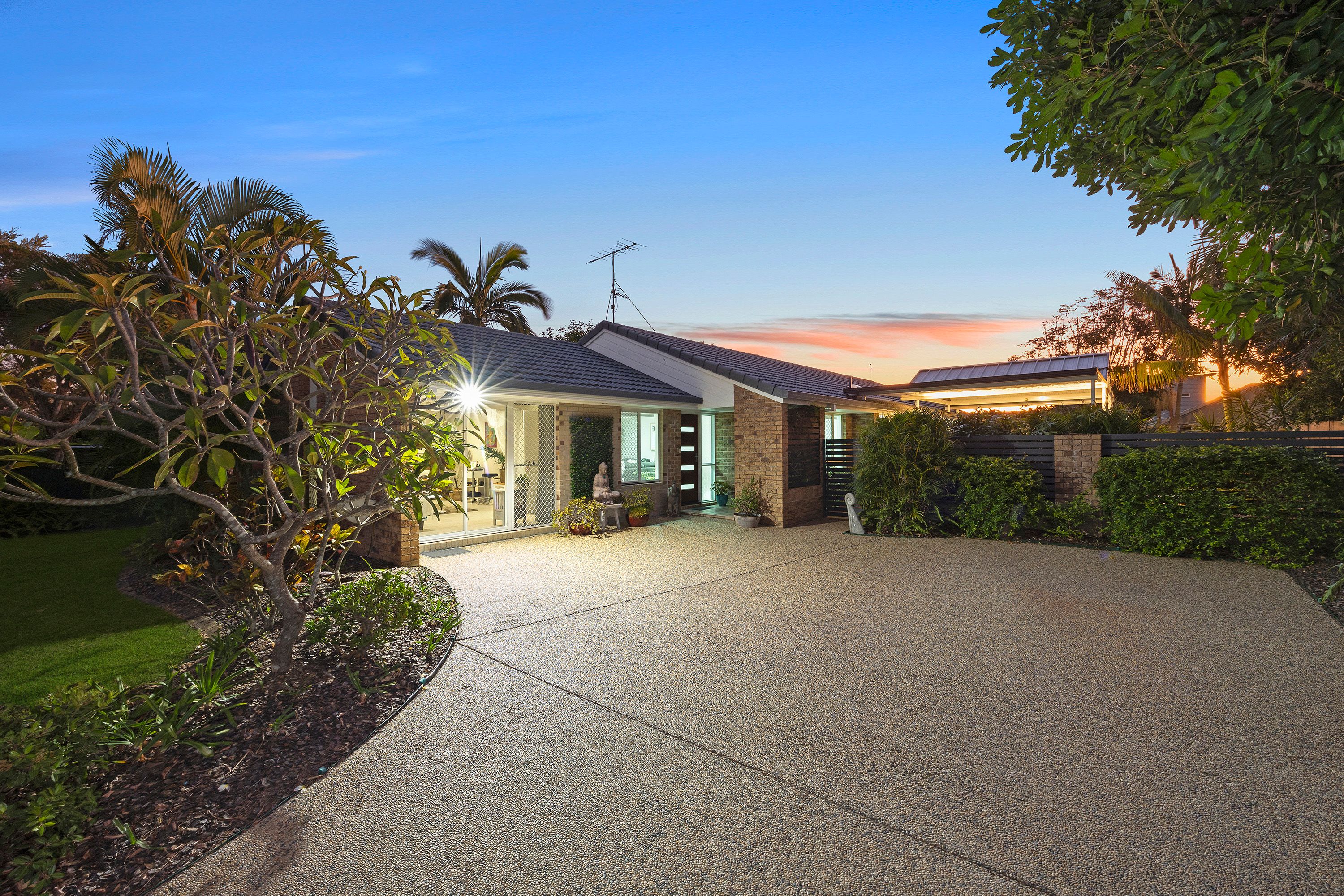 14 Vauxhall Street, Minyama QLD 4575