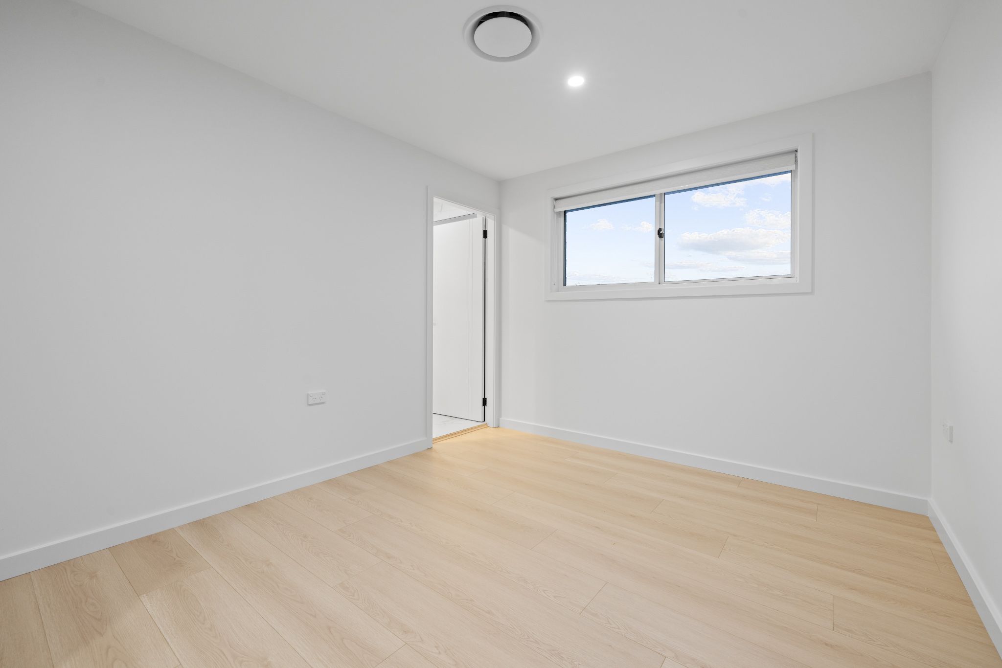 10 Crosby Crescent — photo 25 of 30