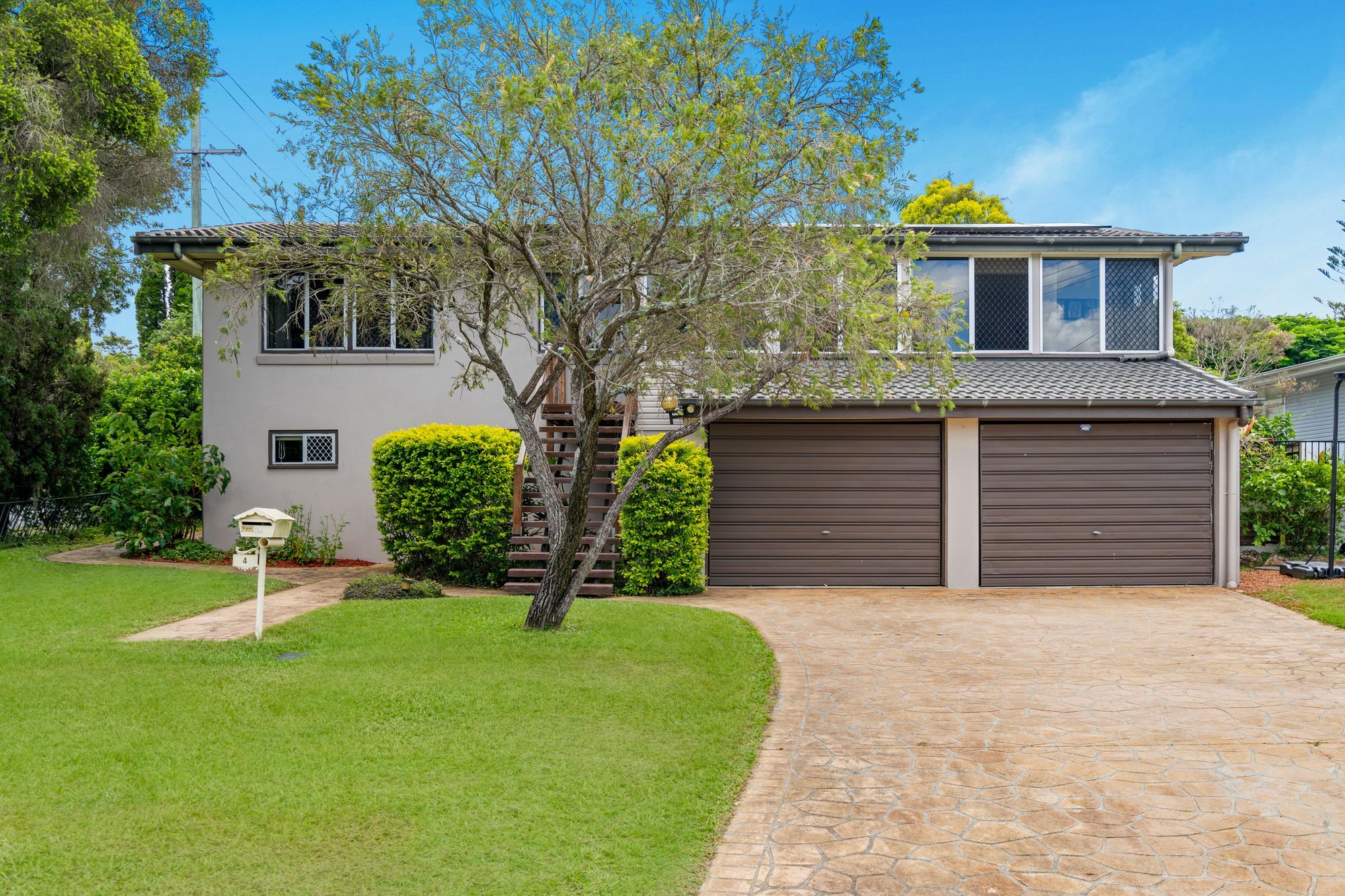 4 Stephenson Street, Oxley QLD 4075