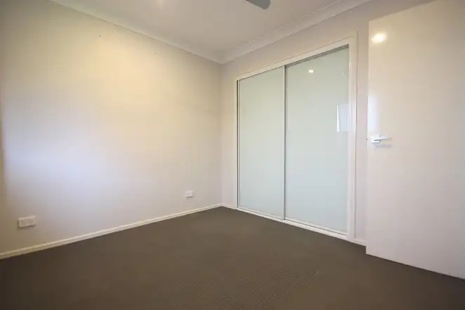 27A Franklin Grove, Oran Park, NSW 2570