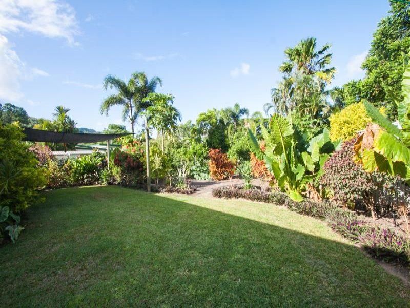 10 Nioka Place, Caravonica, QLD 4878