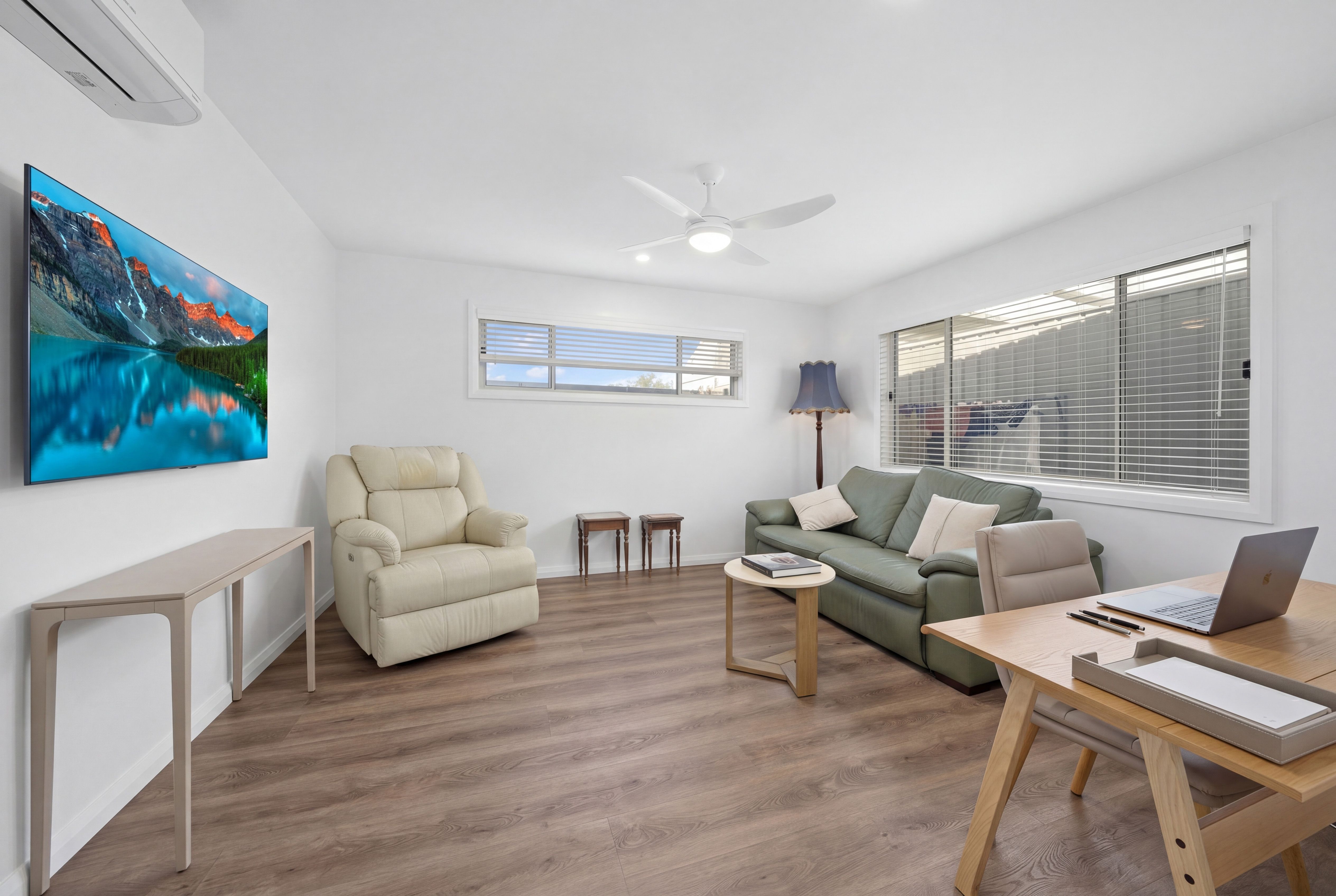 18 Waters Edge Way, Redhead, NSW 2290