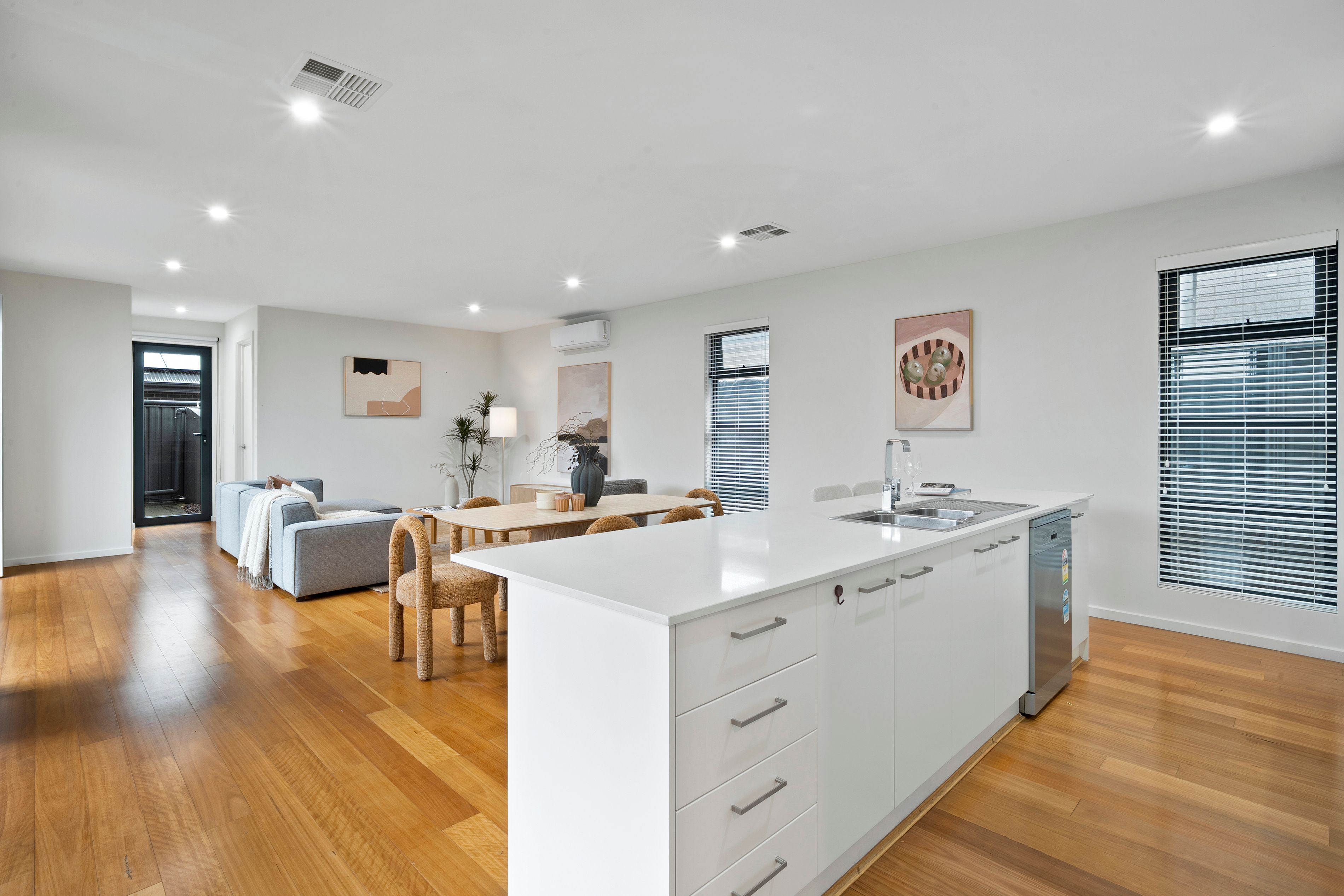 51 Wilpena Avenue — photo 4 of 15