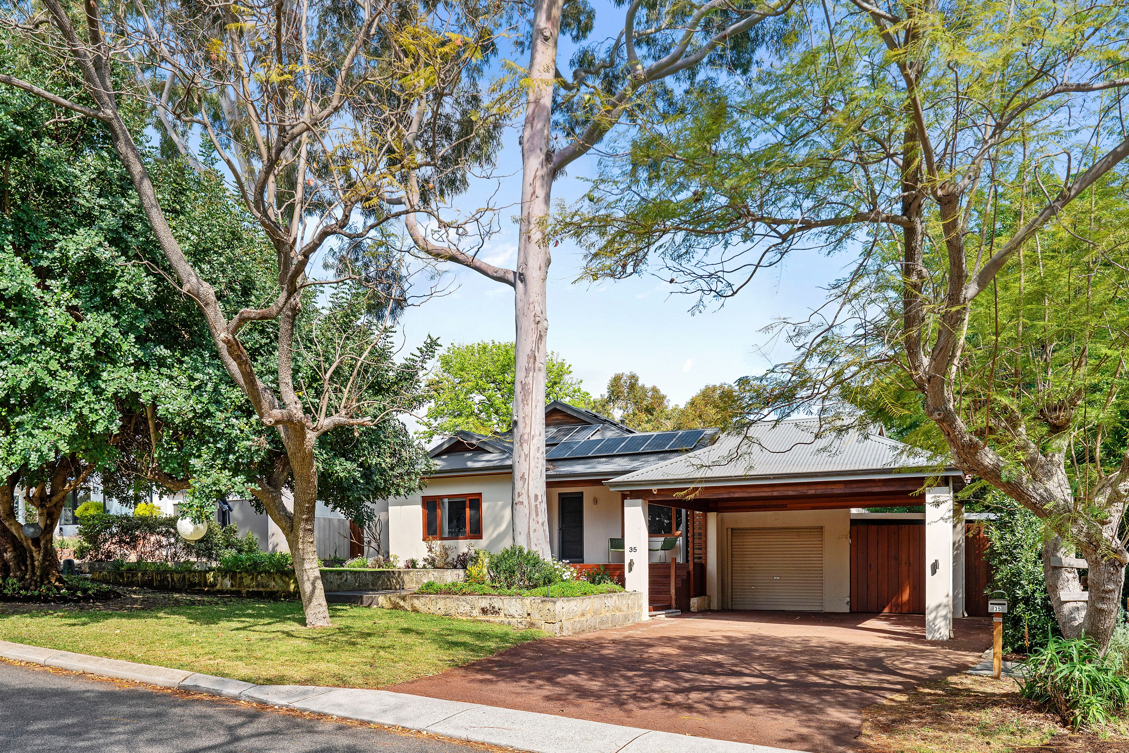 35 Shann Street — photo 2 of 28