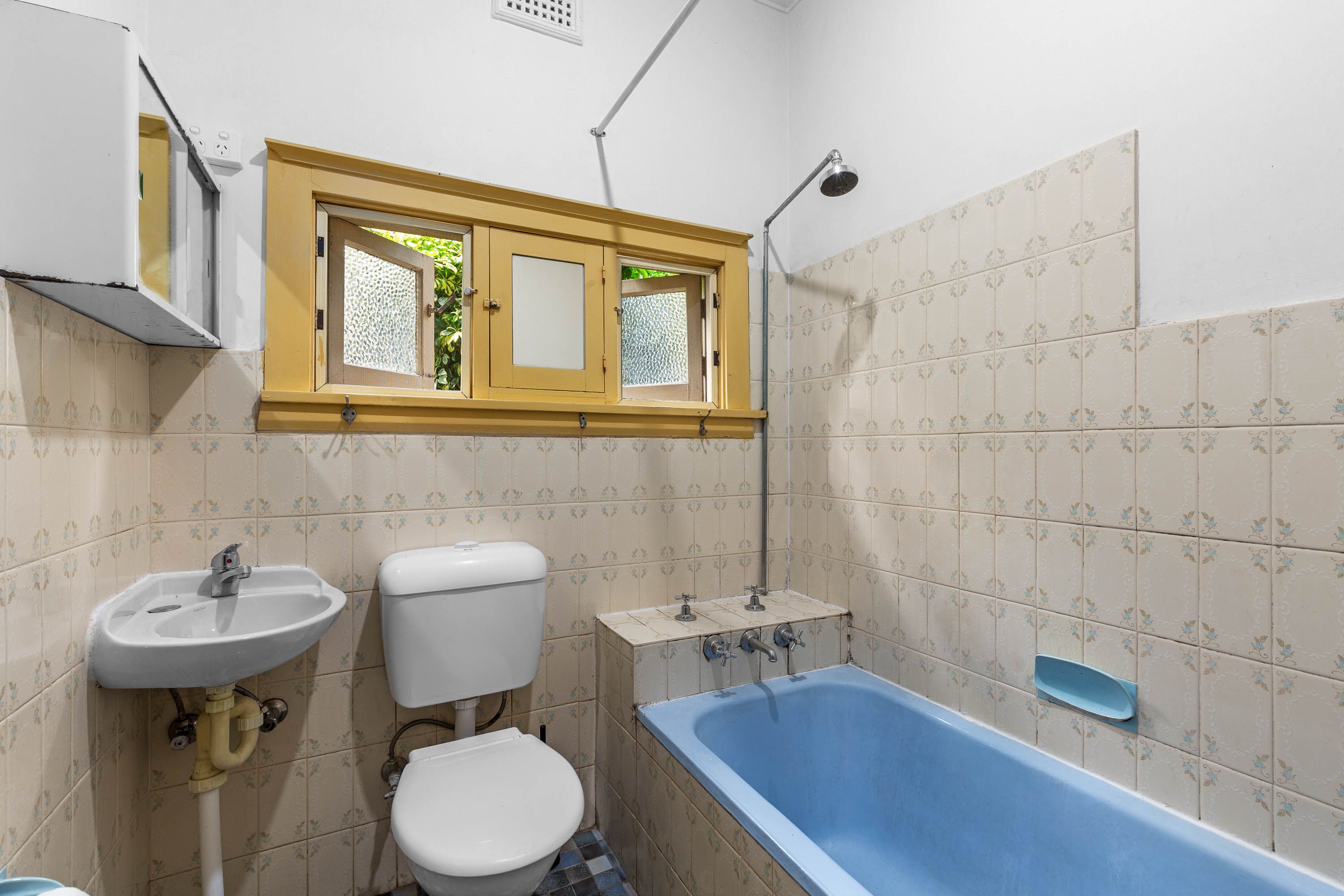 18 Timothy Street — photo 7 of 7