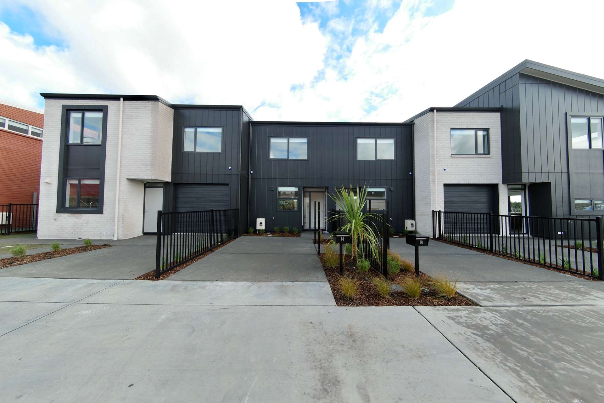 14 Rorida Lane photo 0