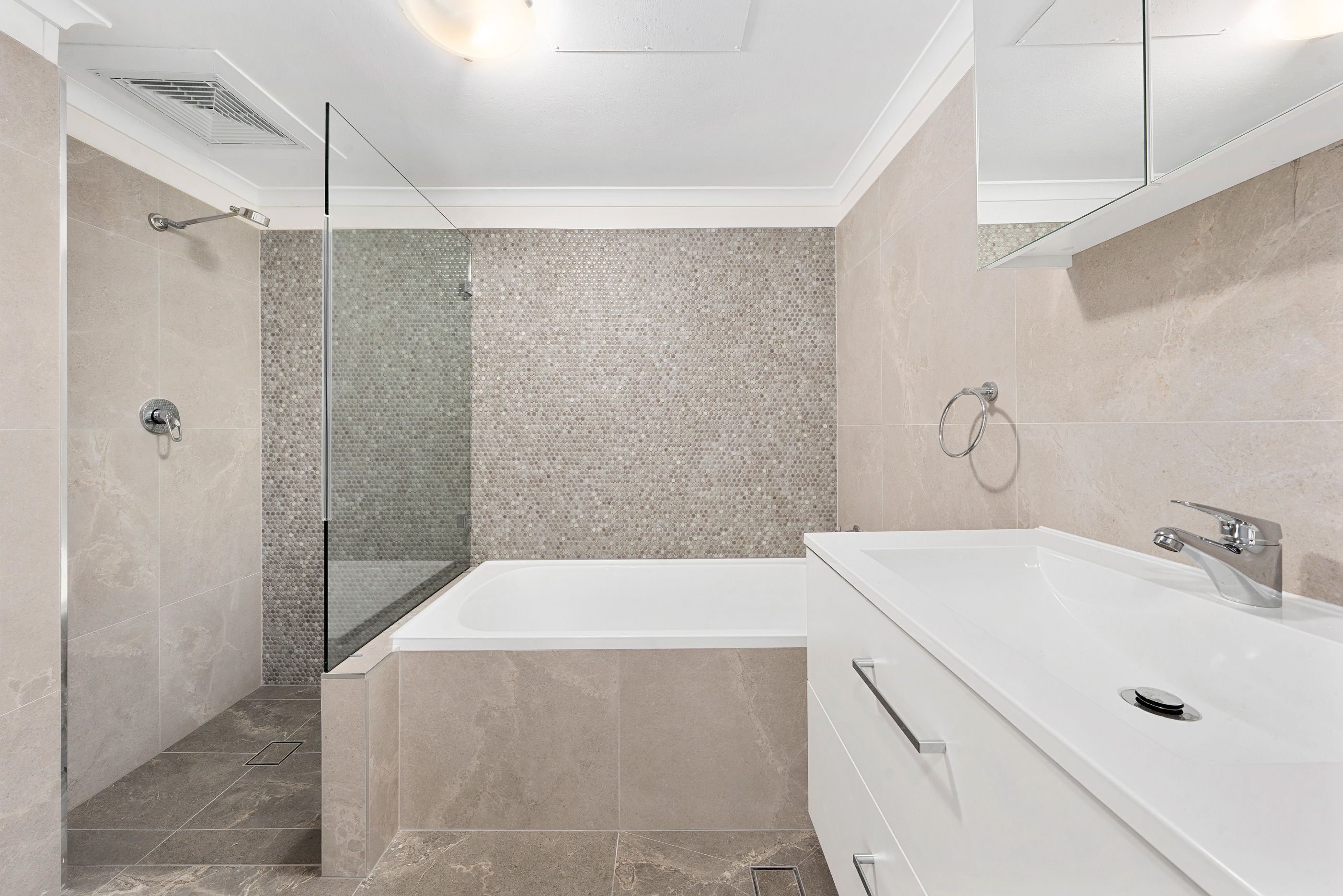 3/16 Whitton Road — photo 4 of 10