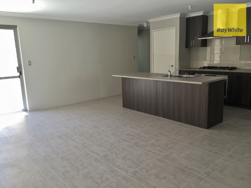 Unit 2/28 Blackburn Street — photo from Ray White Midland & Hills