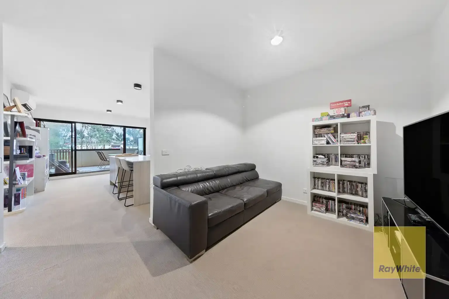 105/55 Oleander Drive — photo 9 of 13