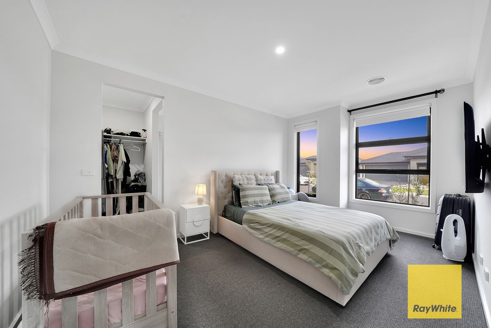 24 Bet Street — photo 6 of 10