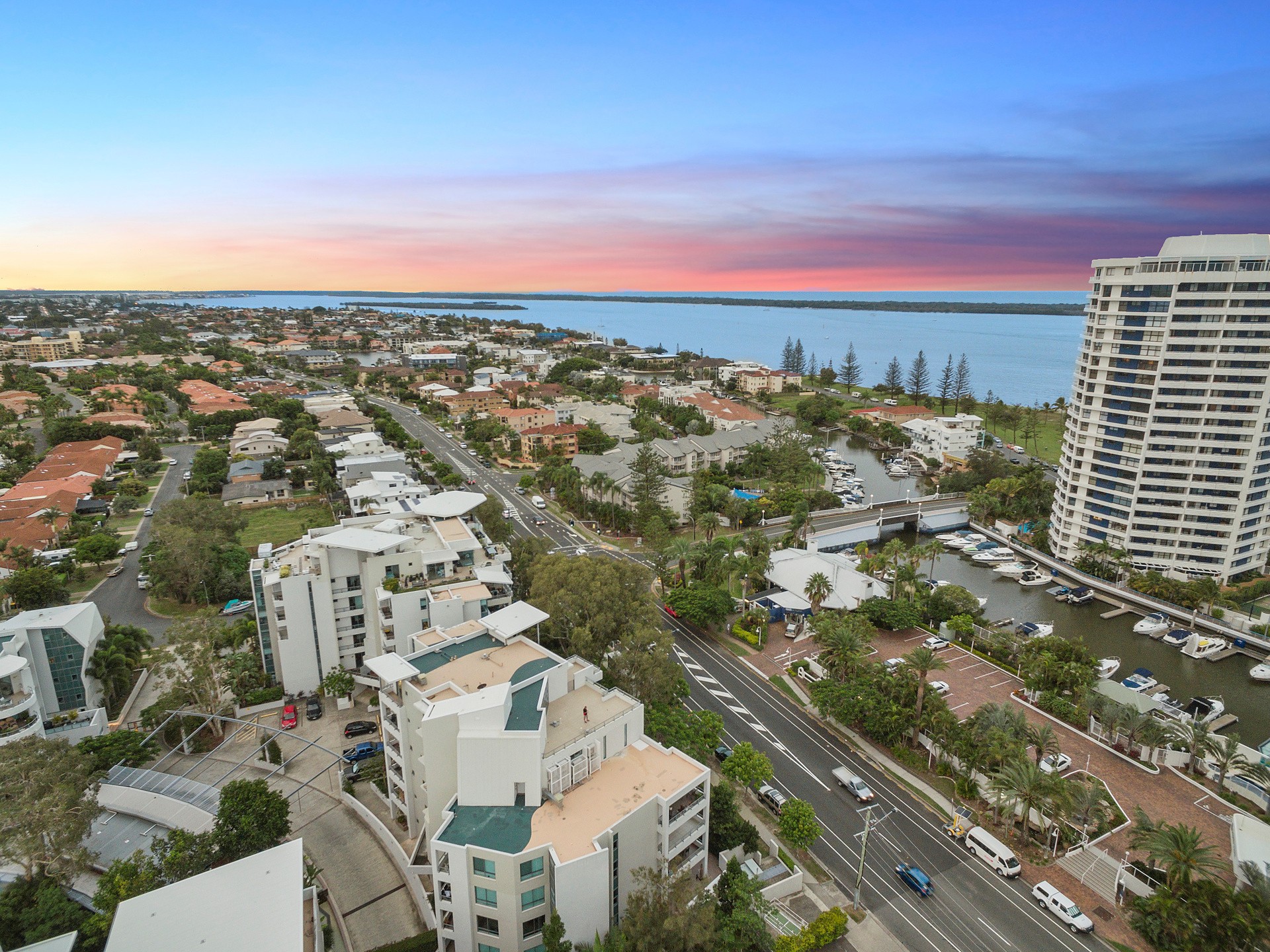 21A/20 Bayview Street, Runaway Bay, QLD 4216