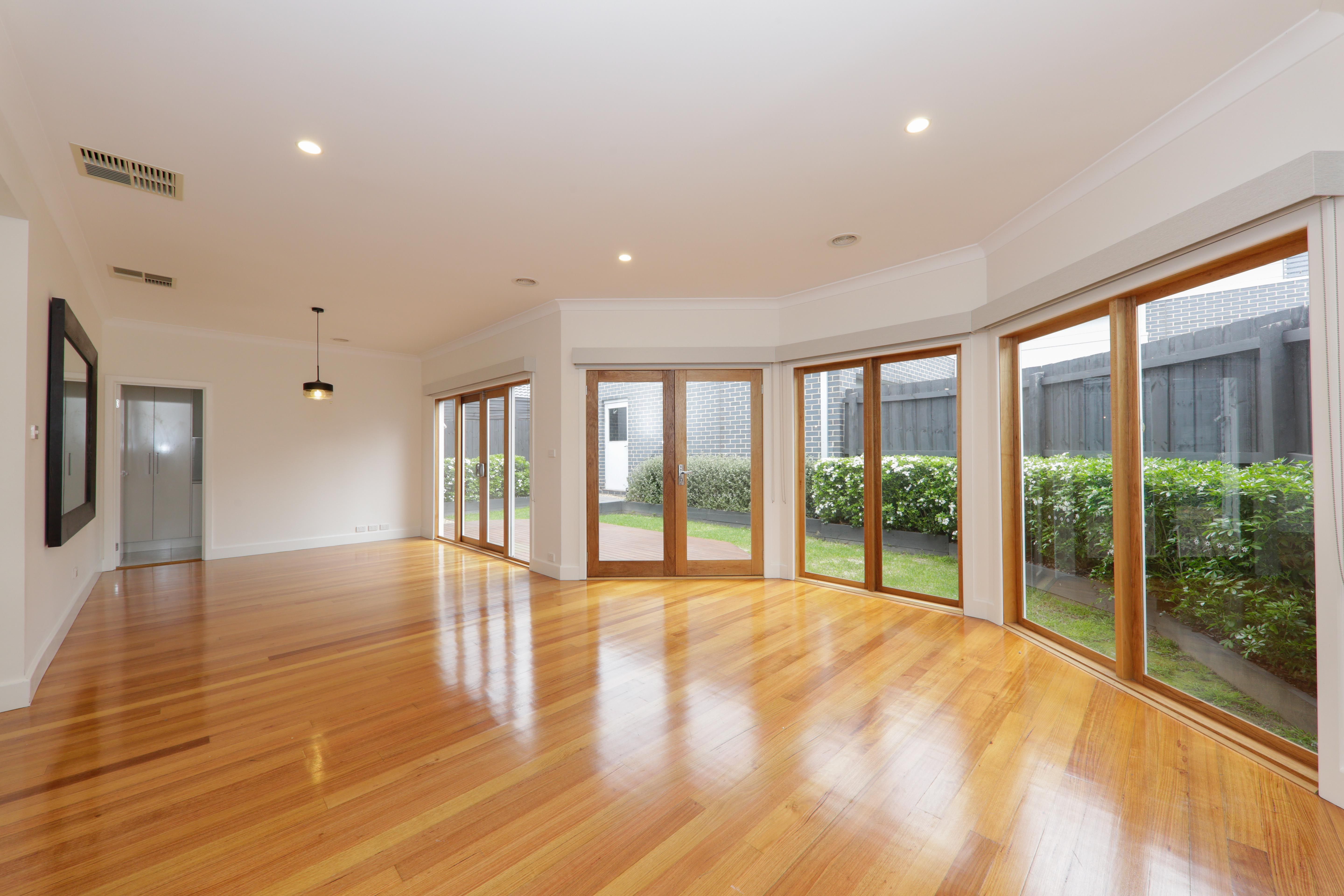 1/2 Carmody Street, Burwood, VIC 3125