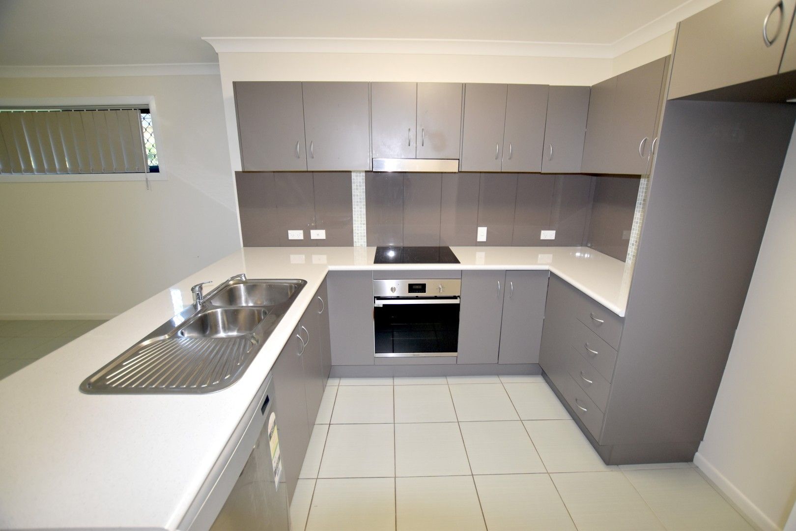 27 Skyline Drive, New Auckland, QLD 4680
