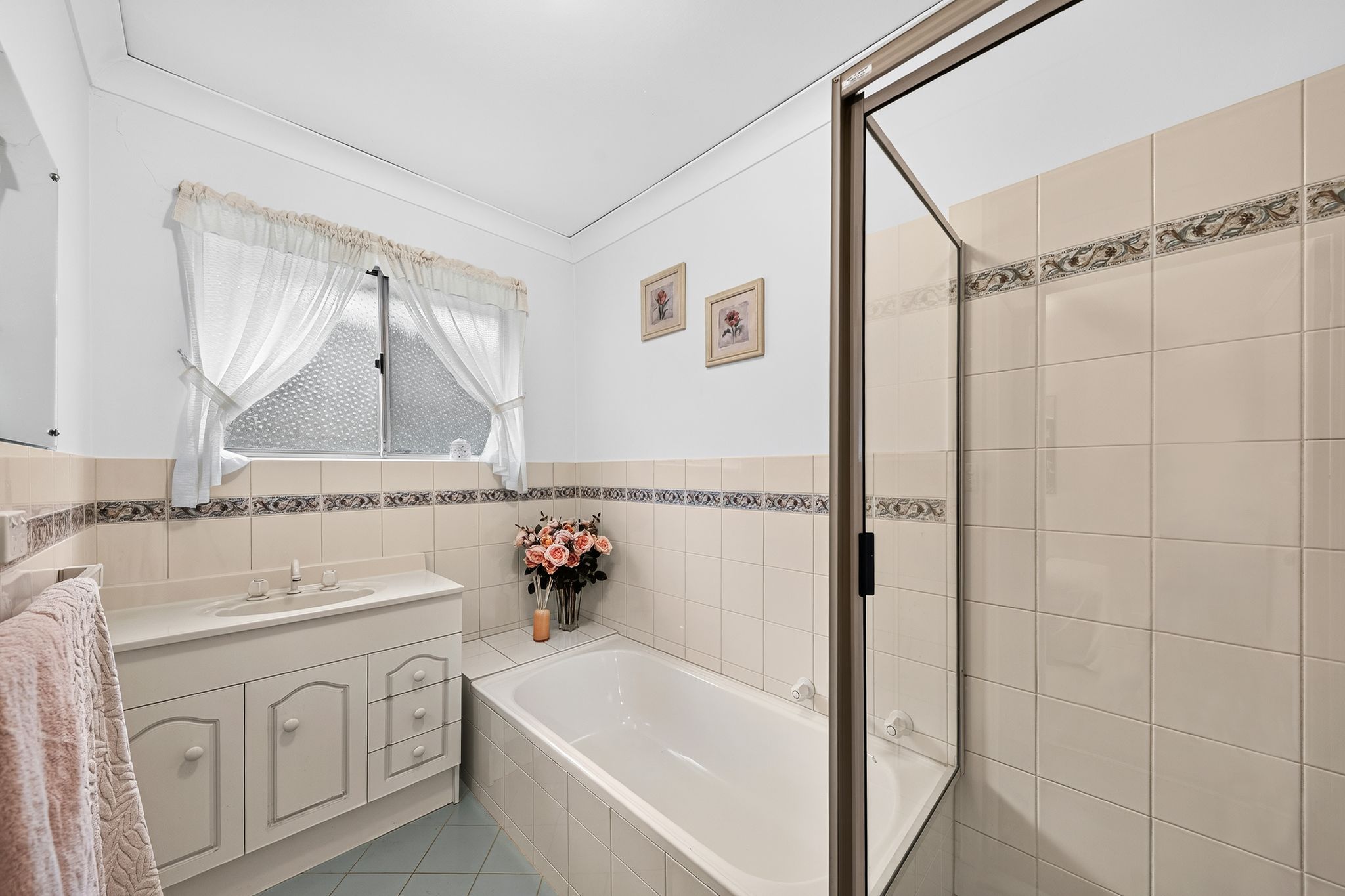 6 McDiarmid Avenue — photo 17 of 24