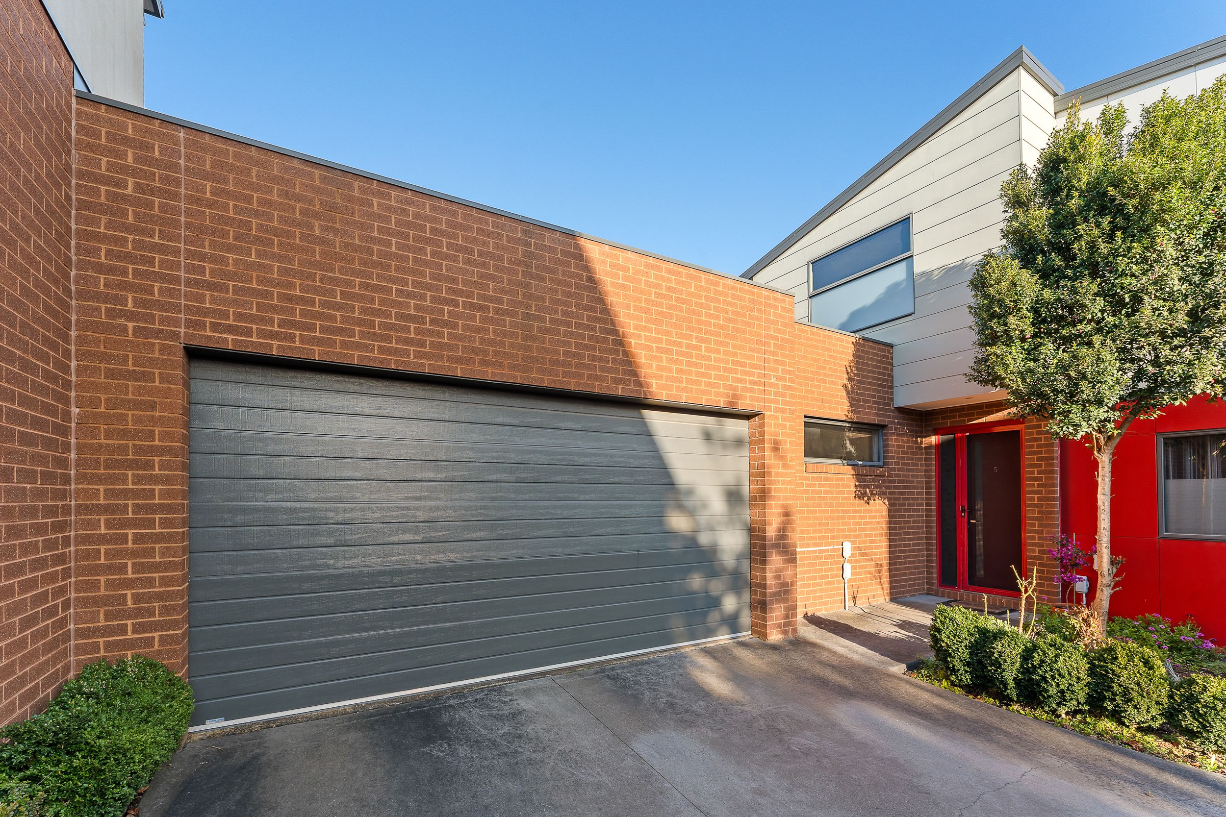 5/48-50 Hamel Street — photo from Ray White Burwood