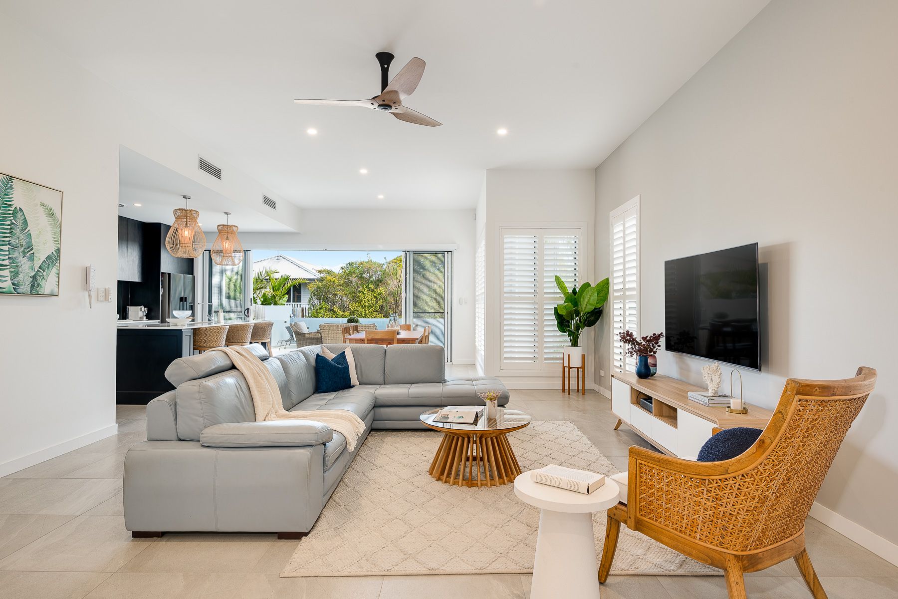 73 Real Avenue, Norman Park, QLD 4170