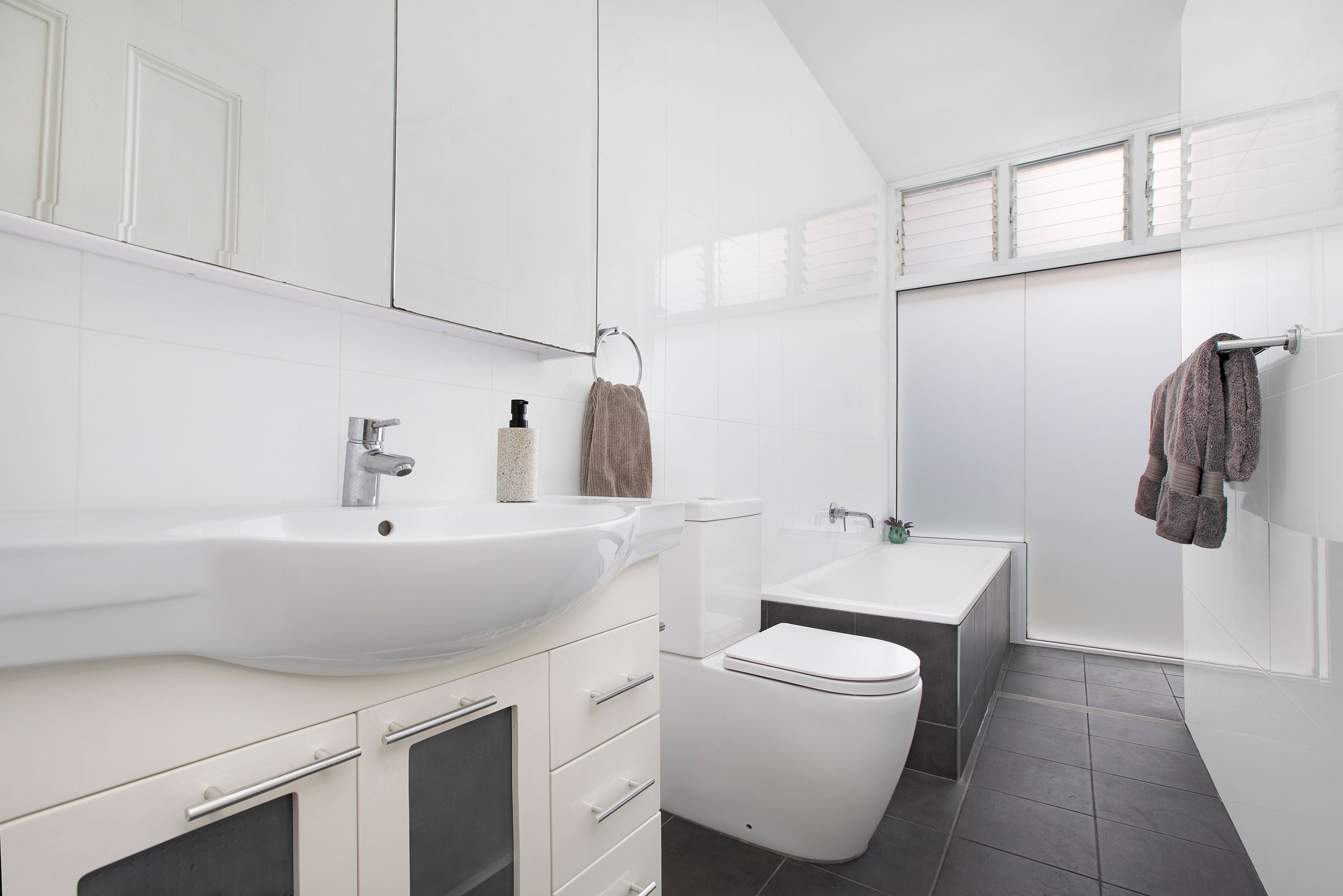 160 Mount Street — photo 8 of 12