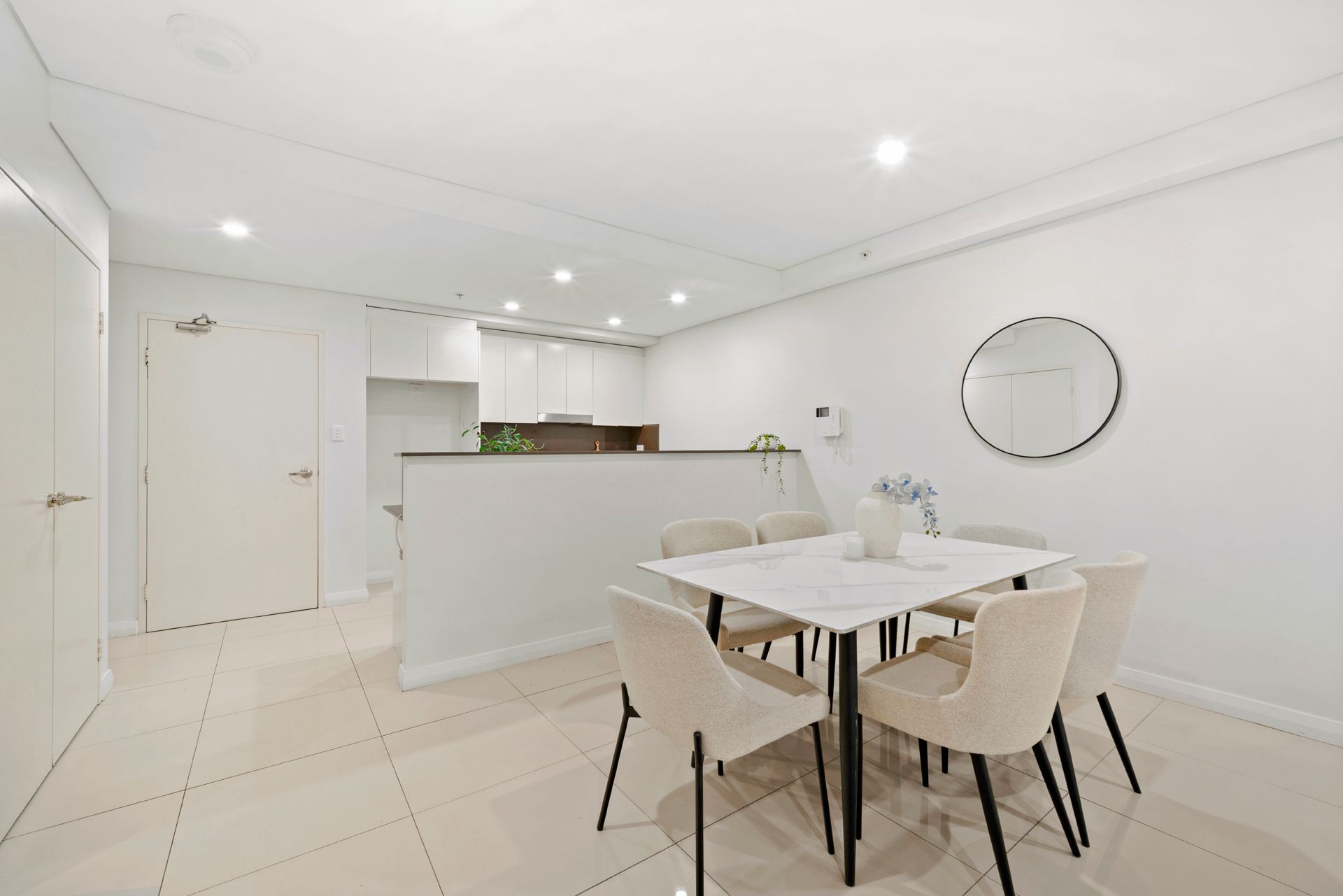 A219/208-210 Coward Street — photo 8 of 19