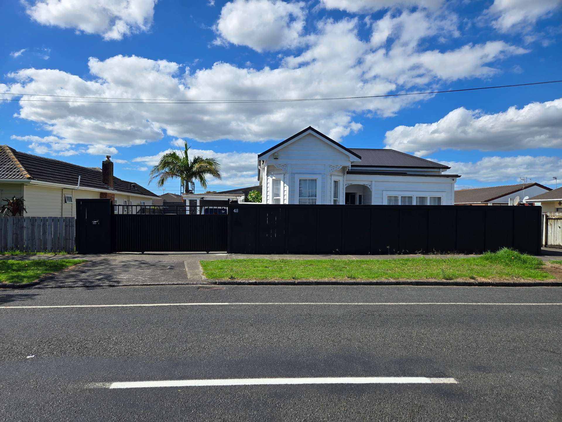 48 Kenderdine Road photo 1