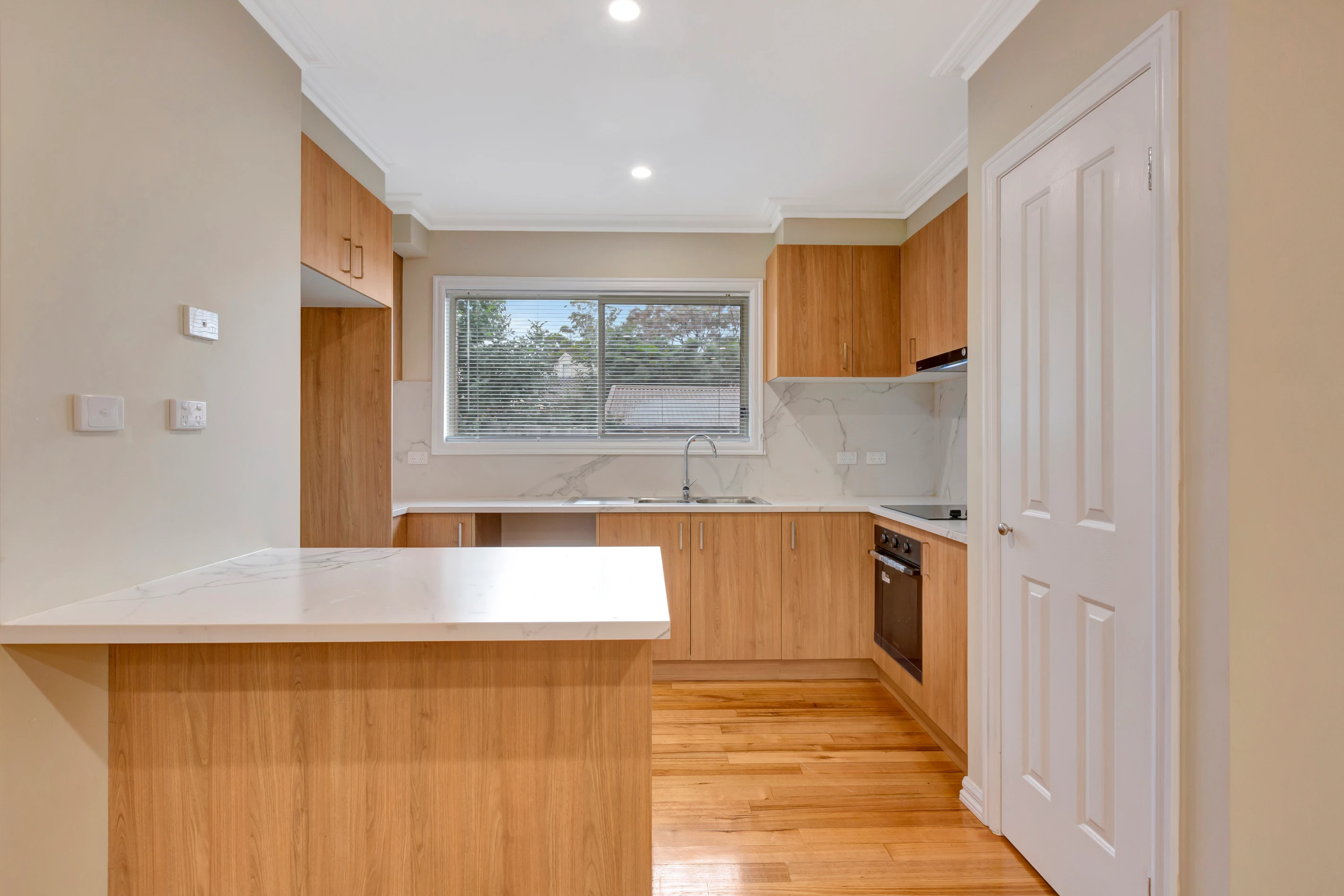 2/9 Oak Street, Pascoe Vale, VIC 3044