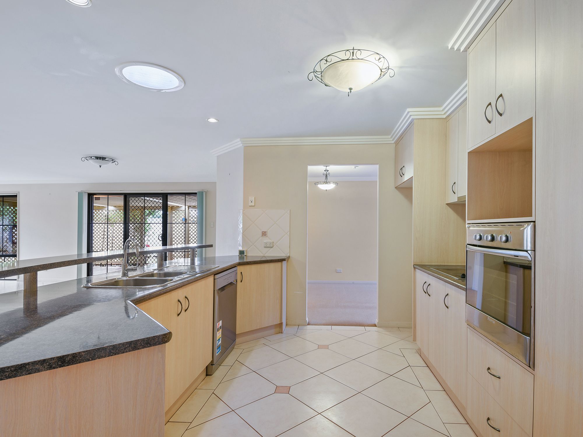 27 Wood Drive, Middle Ridge, QLD 4350