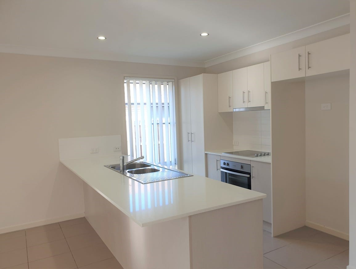 27 Avondale Drive, Pimpama, QLD 4209