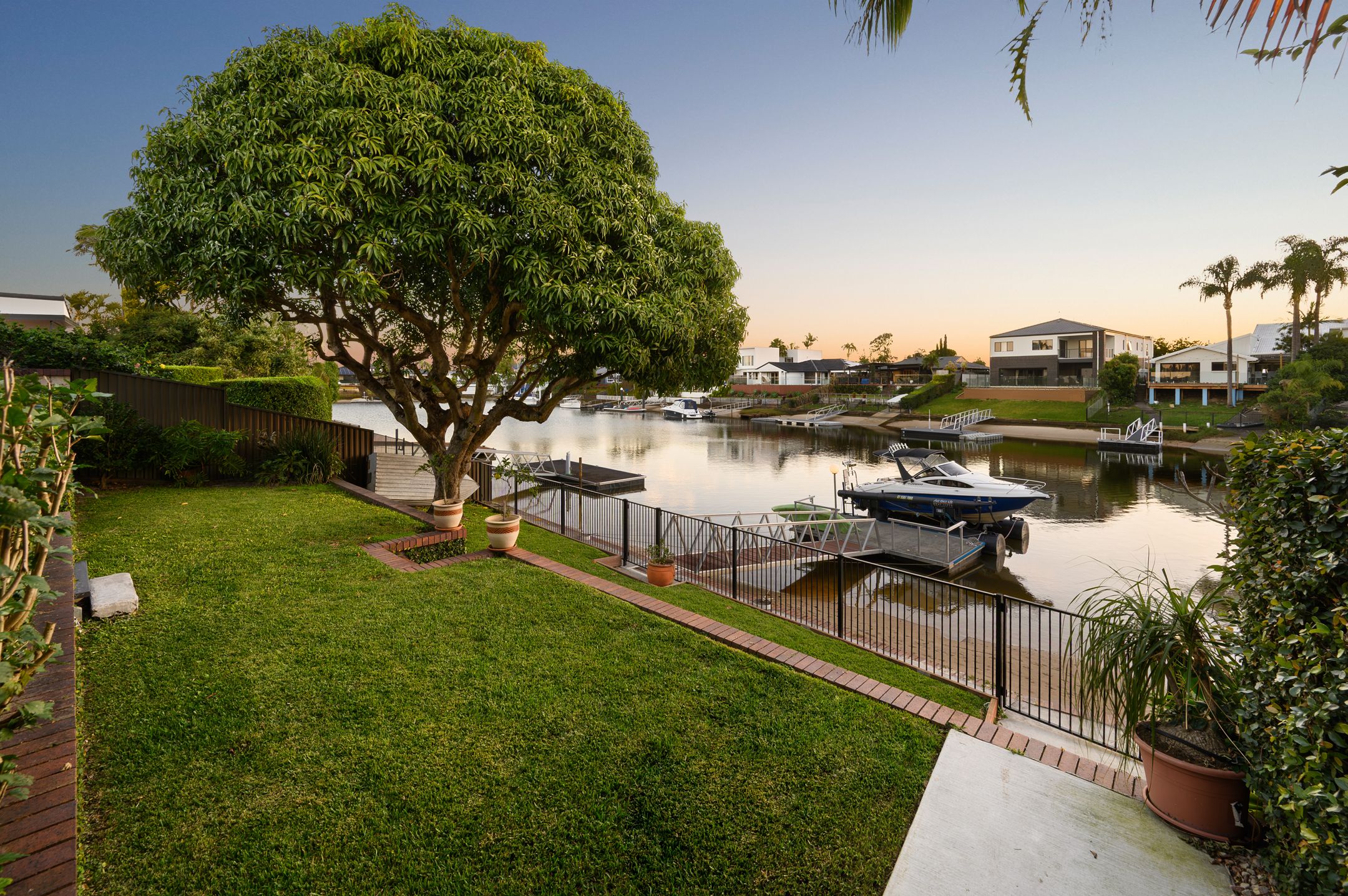 15 Ayrshire Avenue, Benowa Waters, QLD 4217