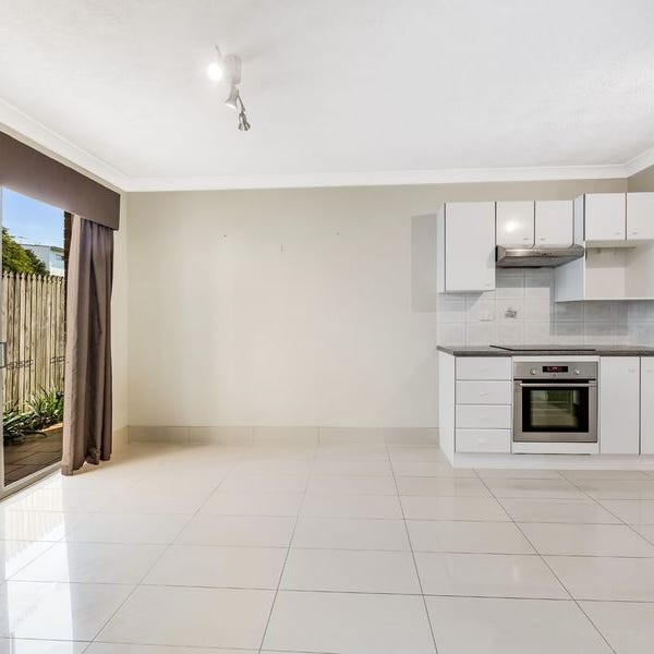 2/57 Dickson Street, Morningside, QLD 4170