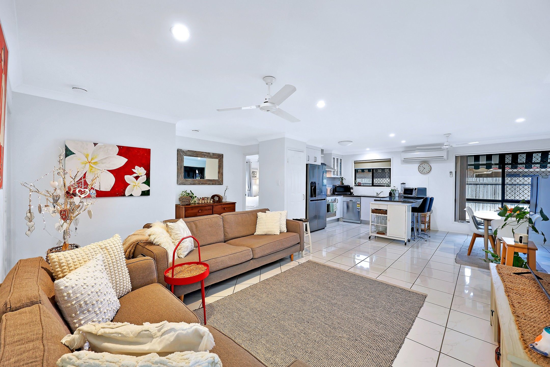 1/4A Hillvue Crescent — photo 6 of 28