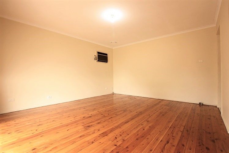 35 Guernsey Avenue, Minto, NSW 2566