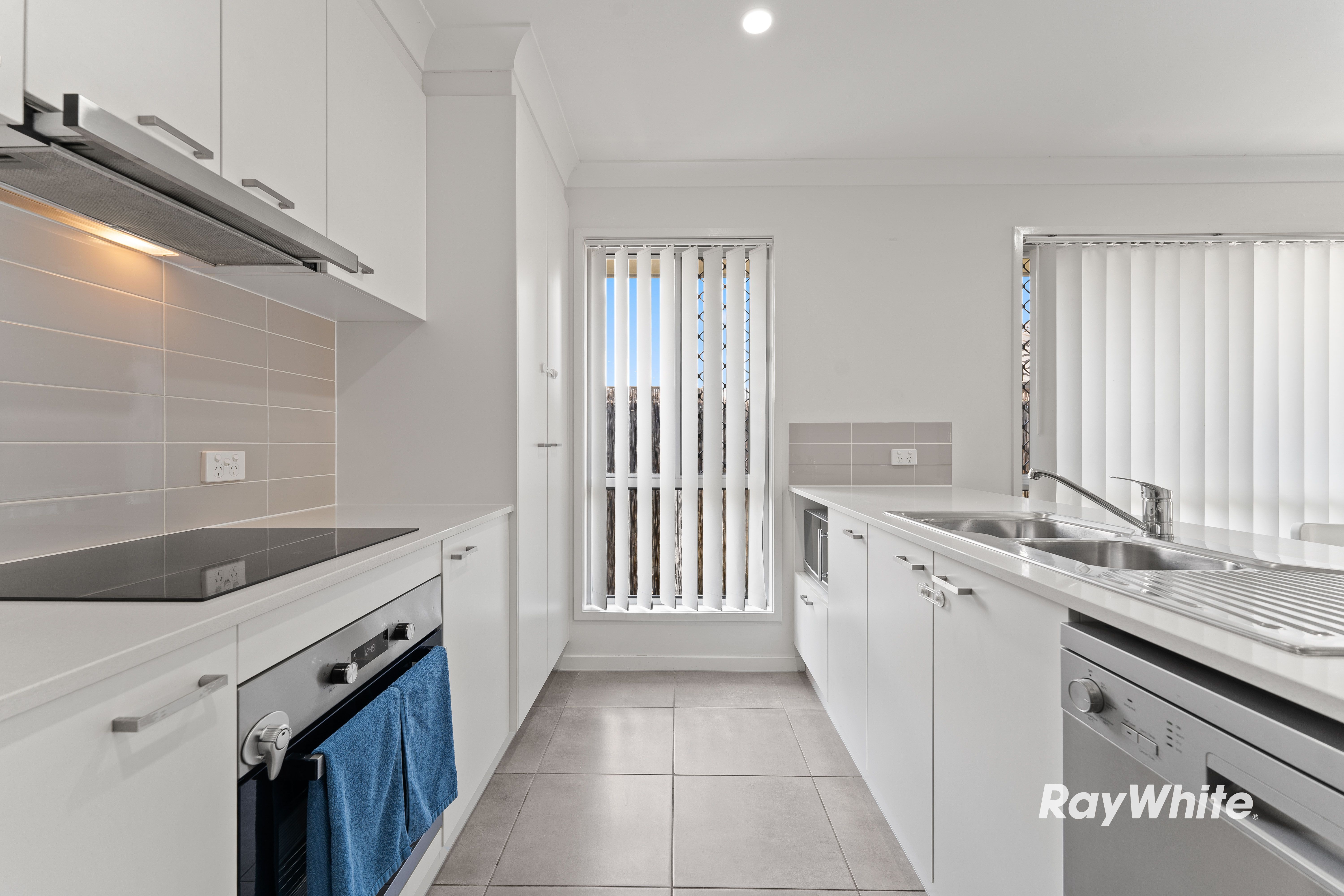 33 Mount Edwards Street, Park Ridge, QLD 4125