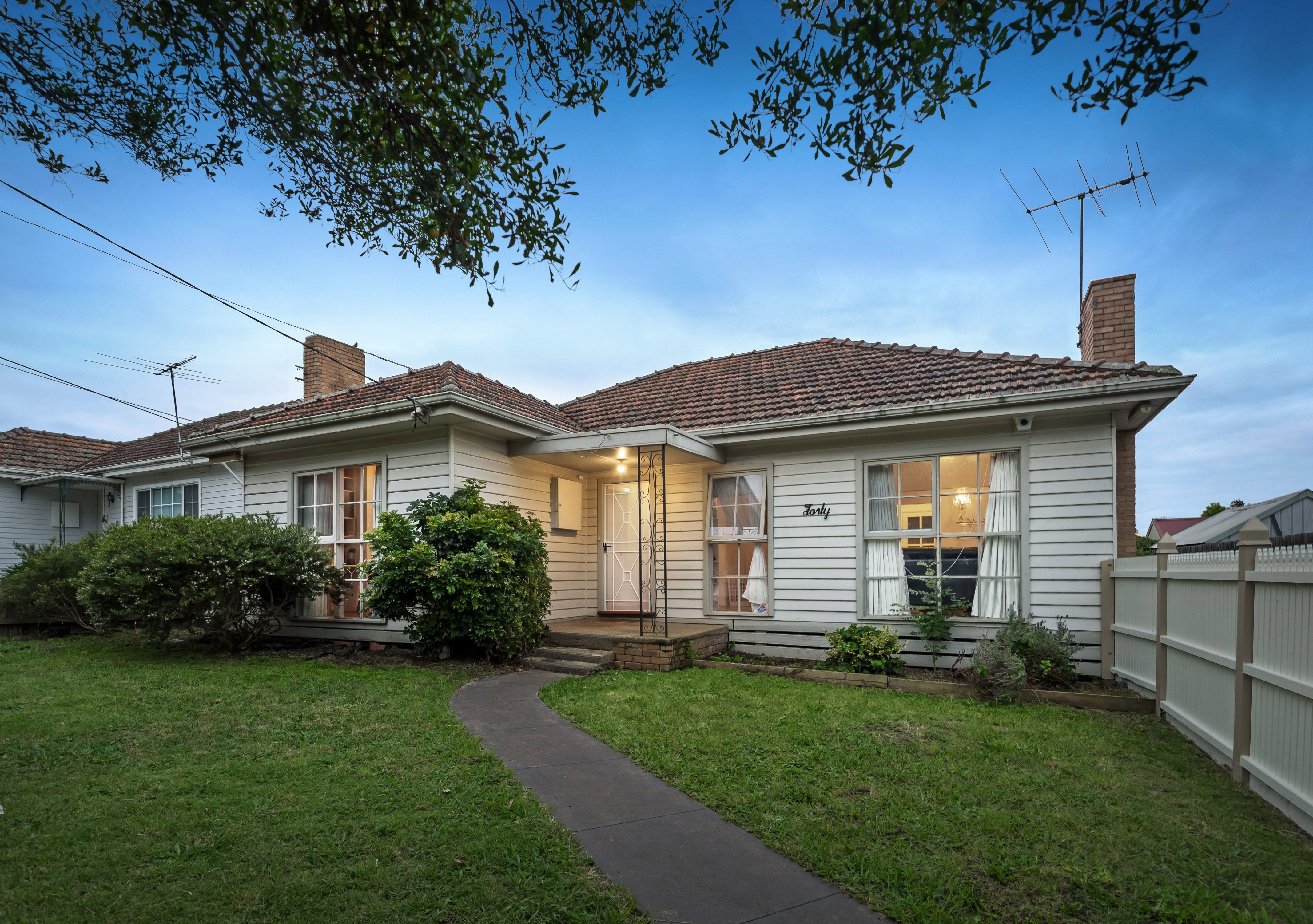 40 McMahon Road, Reservoir, VIC 3073