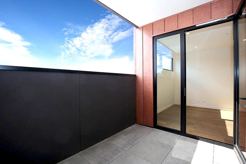 215/11-19 Hall Street, Cheltenham, VIC 3192