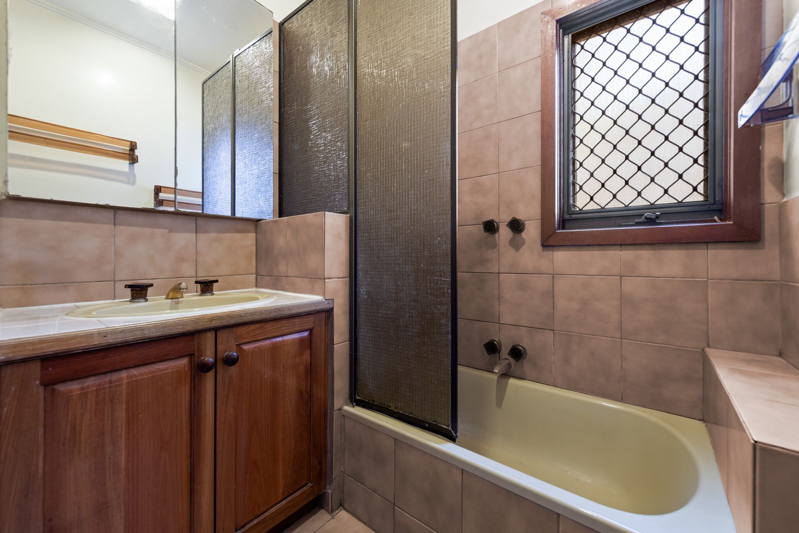 23 Peter Avenue — photo 7 of 12
