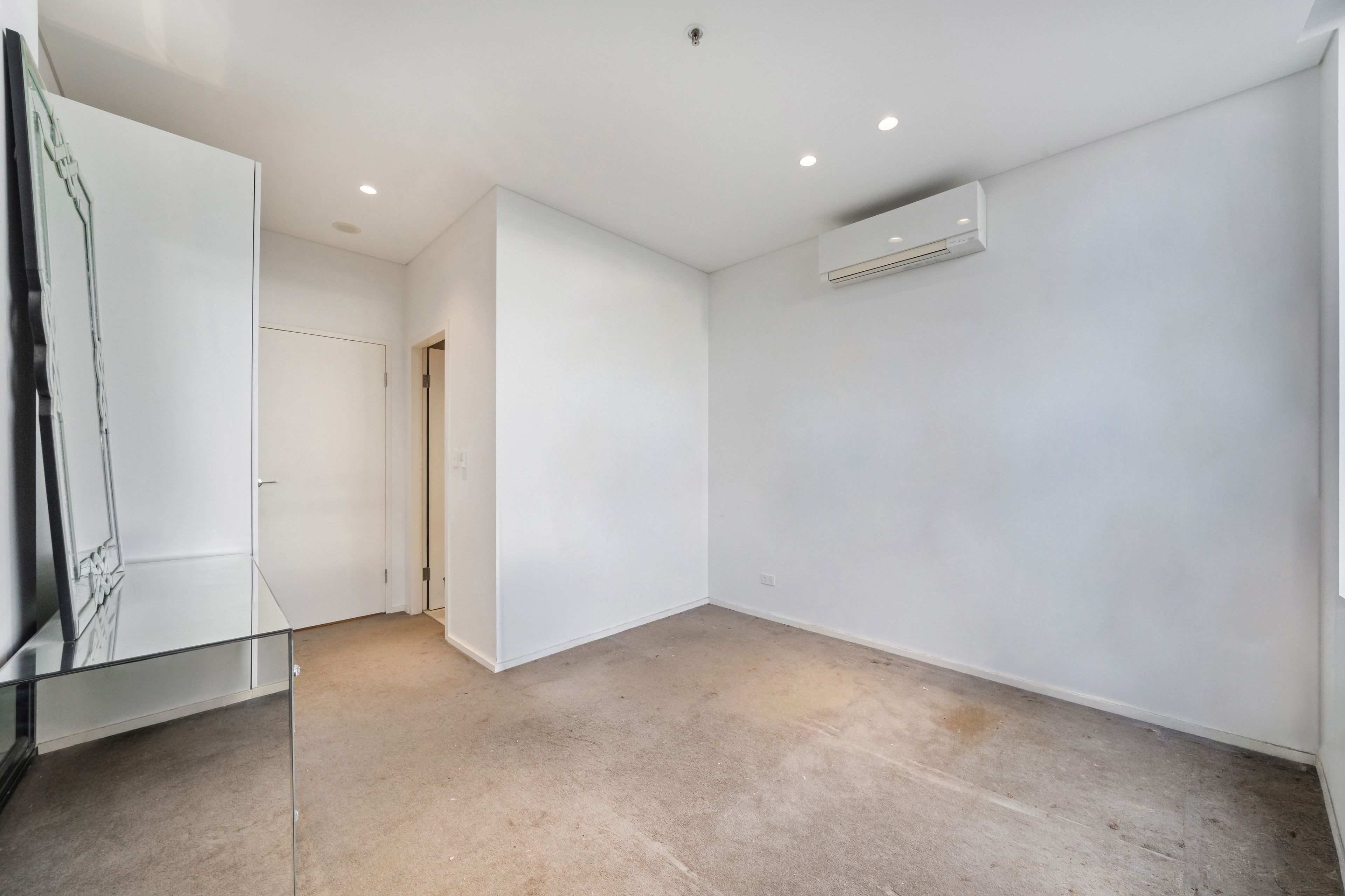 1002/26 Shepherd Street — photo 14 of 19