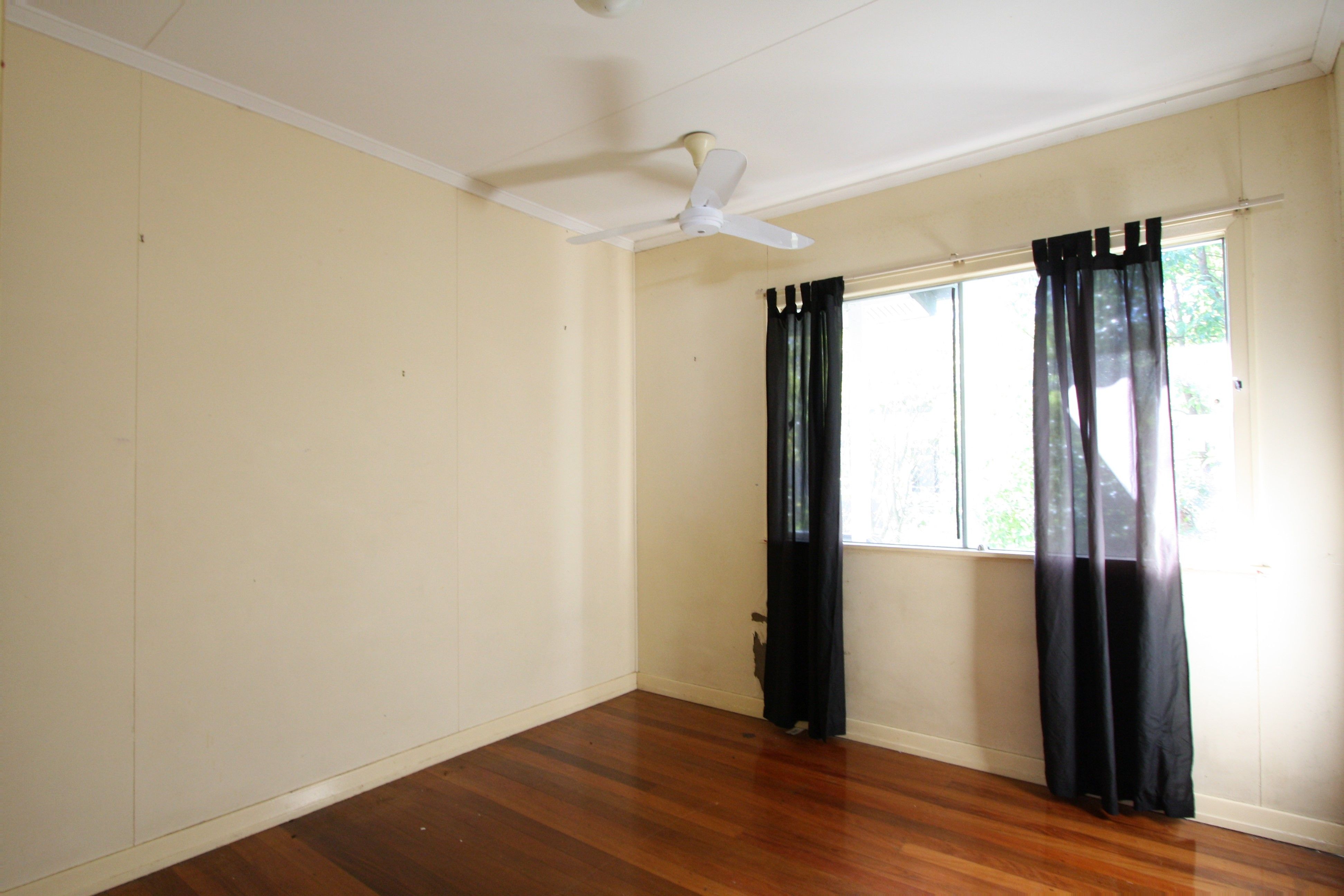 15 Dagmar Street, Holland Park West, QLD 4121