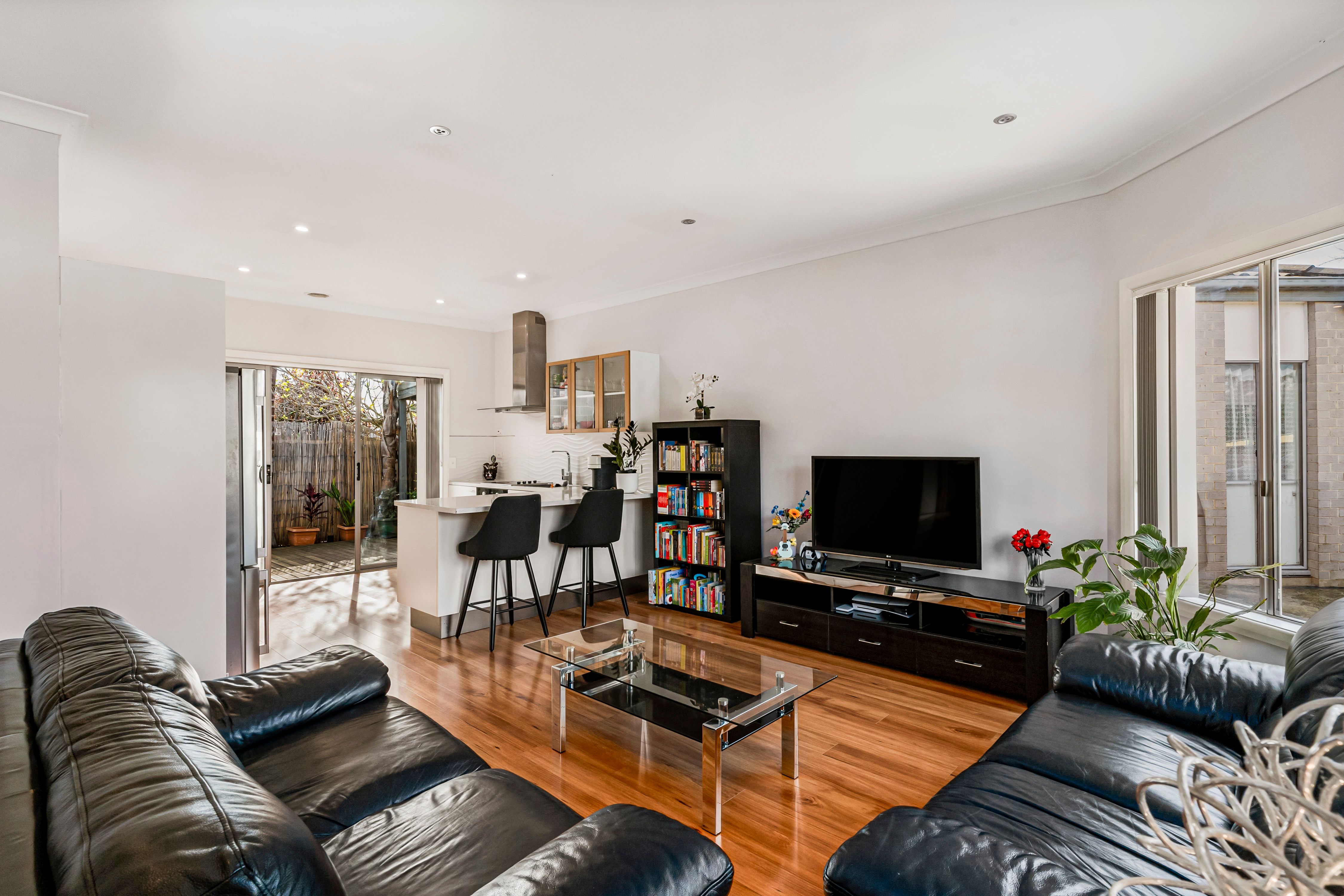 2/24 Glencairn Avenue — photo 5 of 10