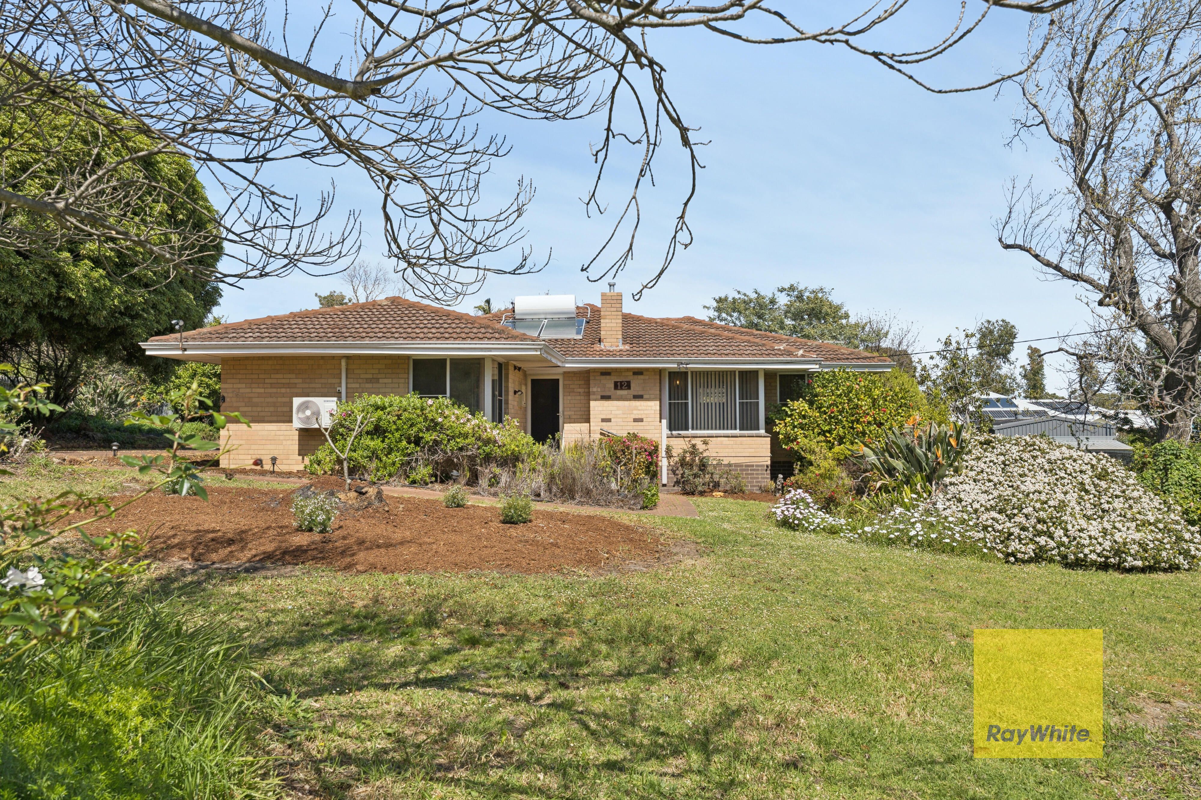 12 Mary Drive, Lesmurdie, WA 6076