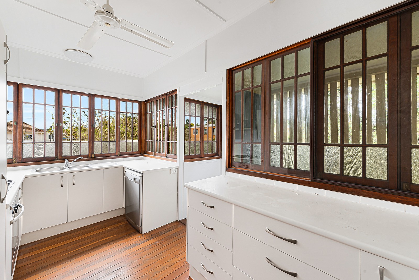 64 Pear Street, Greenslopes, QLD 4120